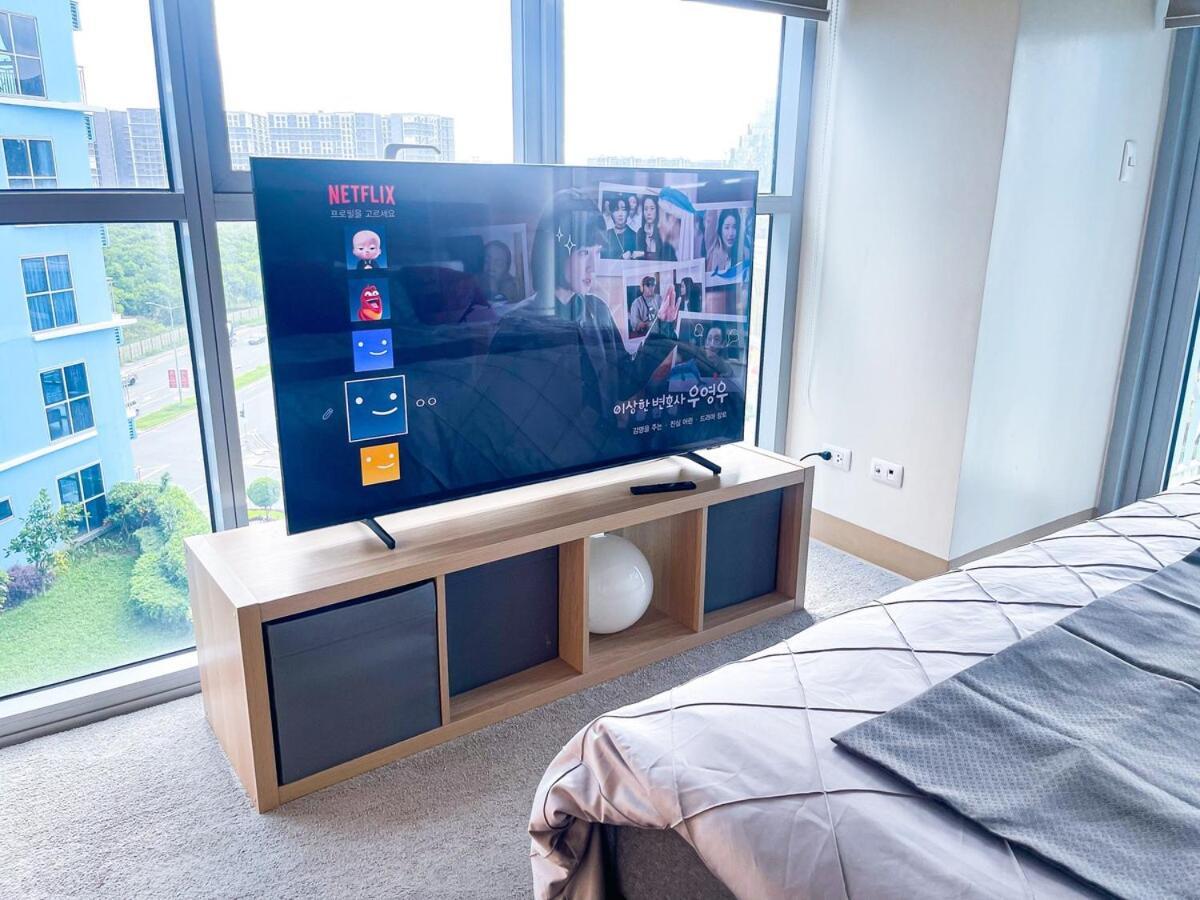 Luxury 2br Corner Near Solaire & Okada Ii Sunset *