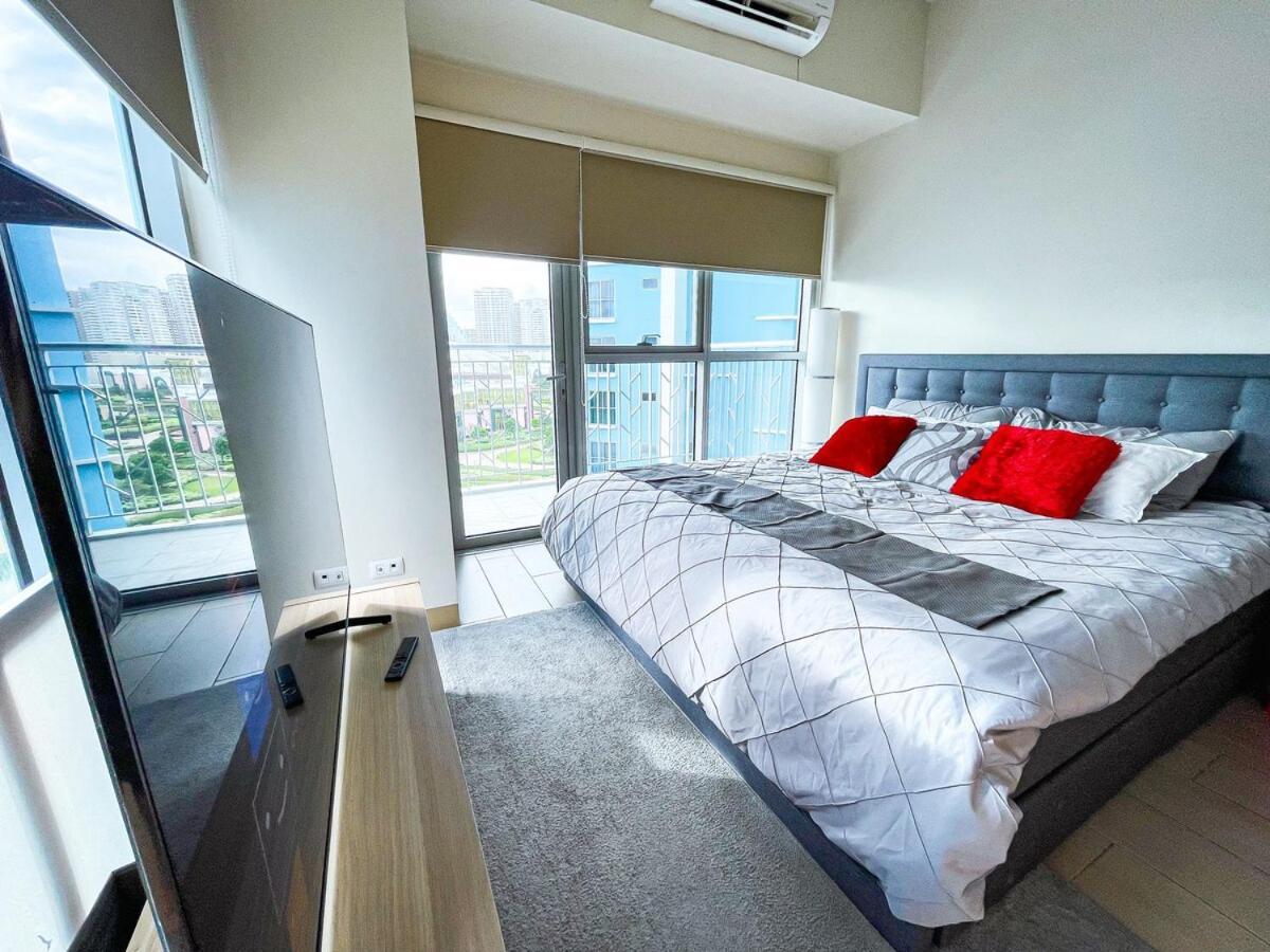 Apartment Luxury 2br Corner Near Solaire & Okada Ii Sunset *