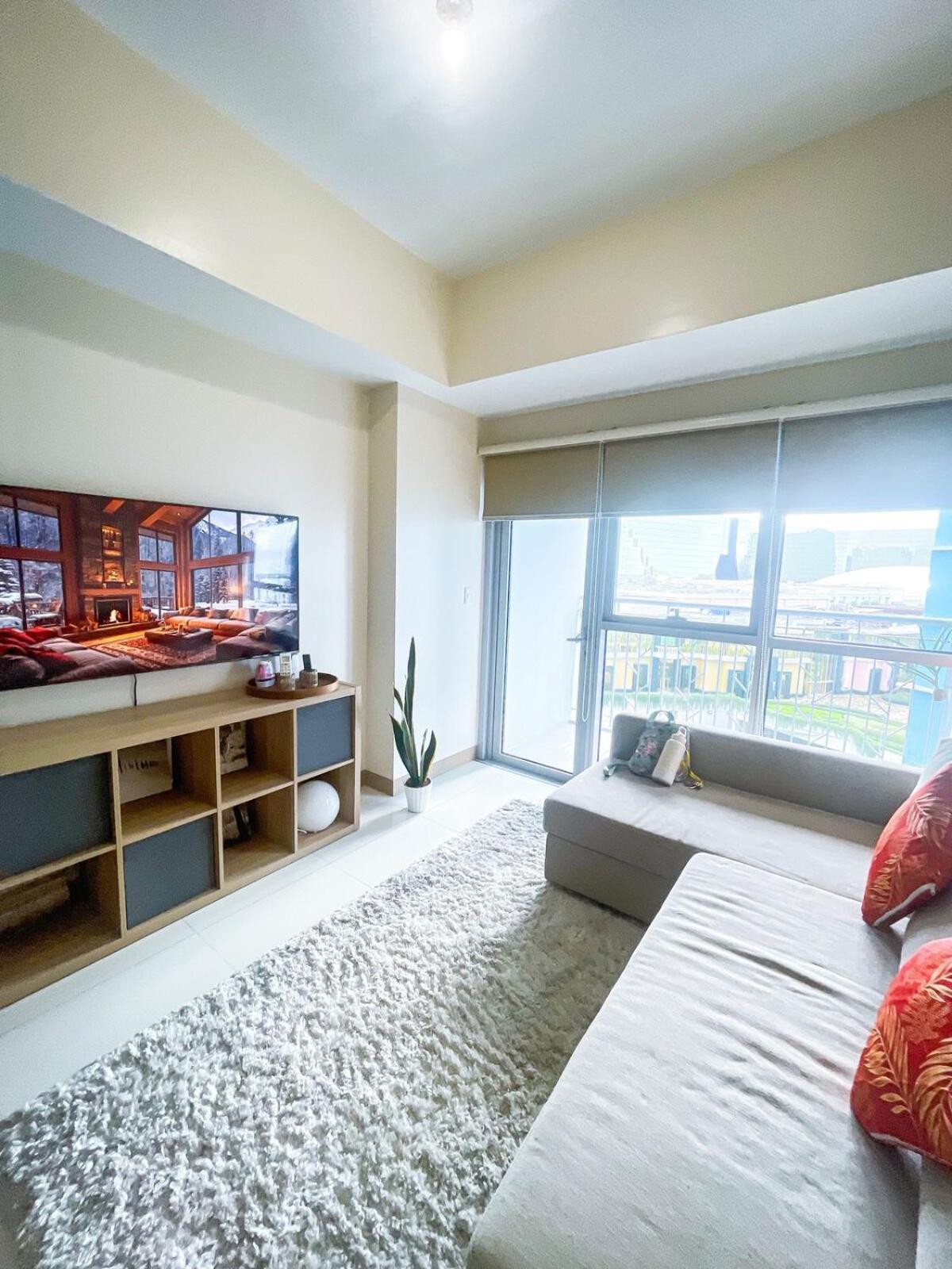 Apartment Luxury 2br Corner Near Solaire & Okada Ii Sunset Manila