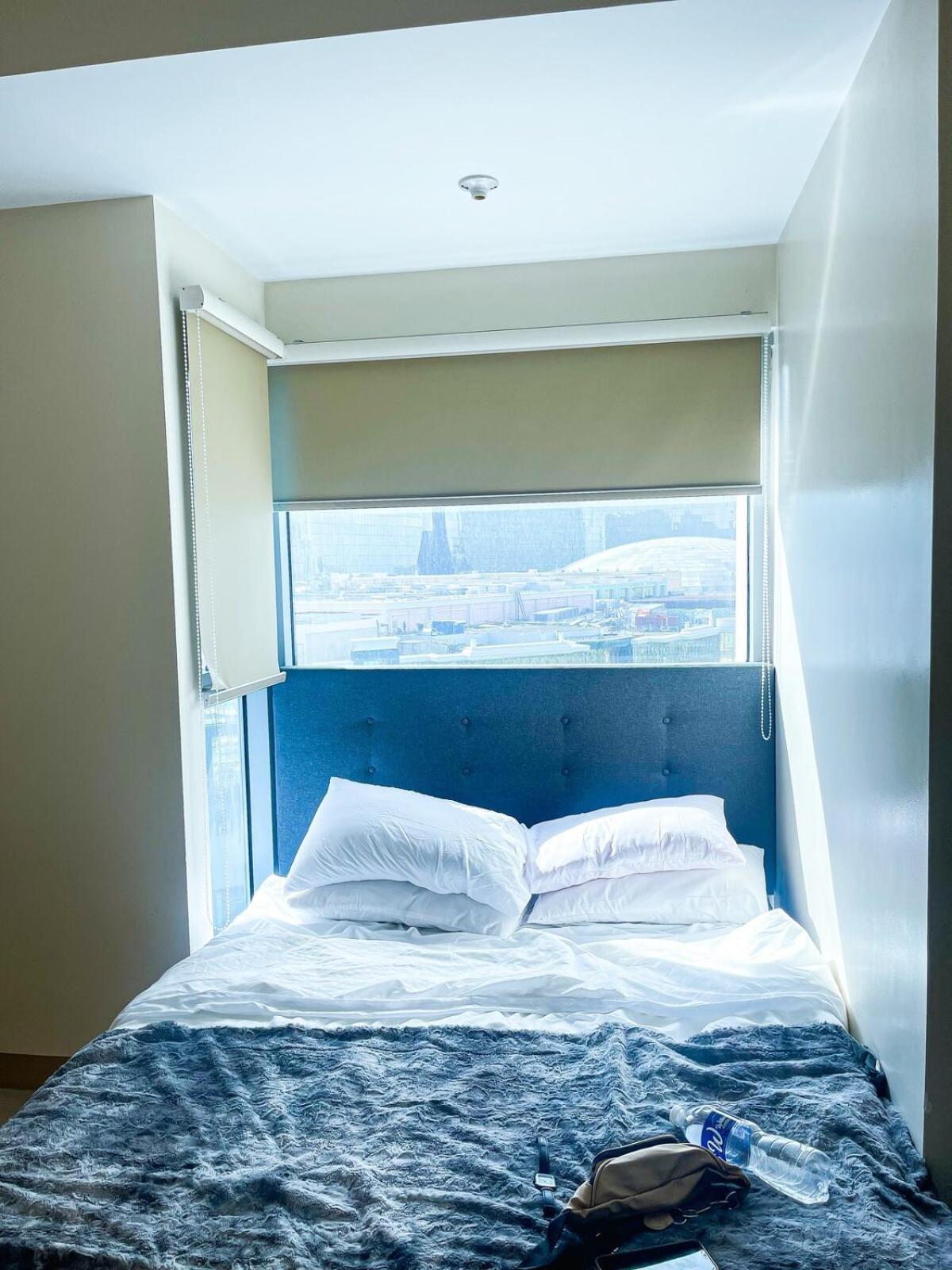 Luxury 2br Corner Near Solaire & Okada Ii Sunset Apartment Manila