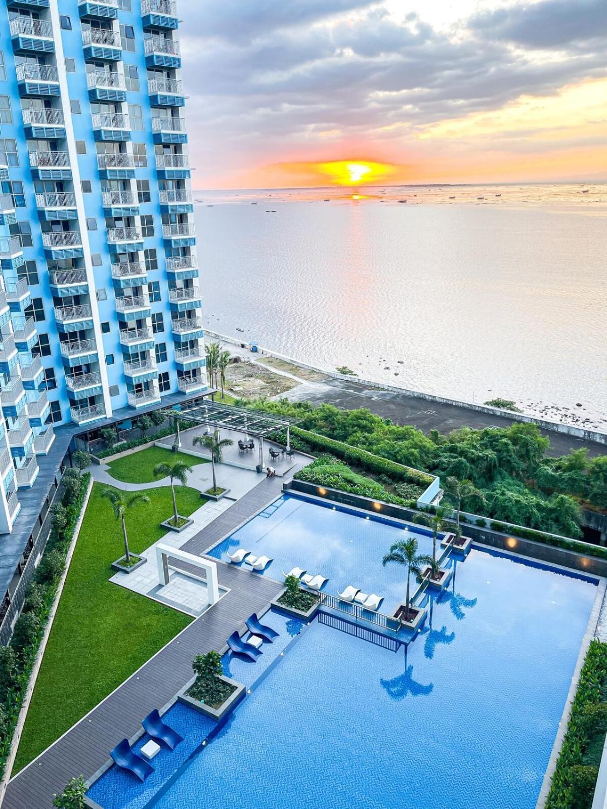 Luxury 2br Corner Near Solaire & Okada Ii Sunset * Manila