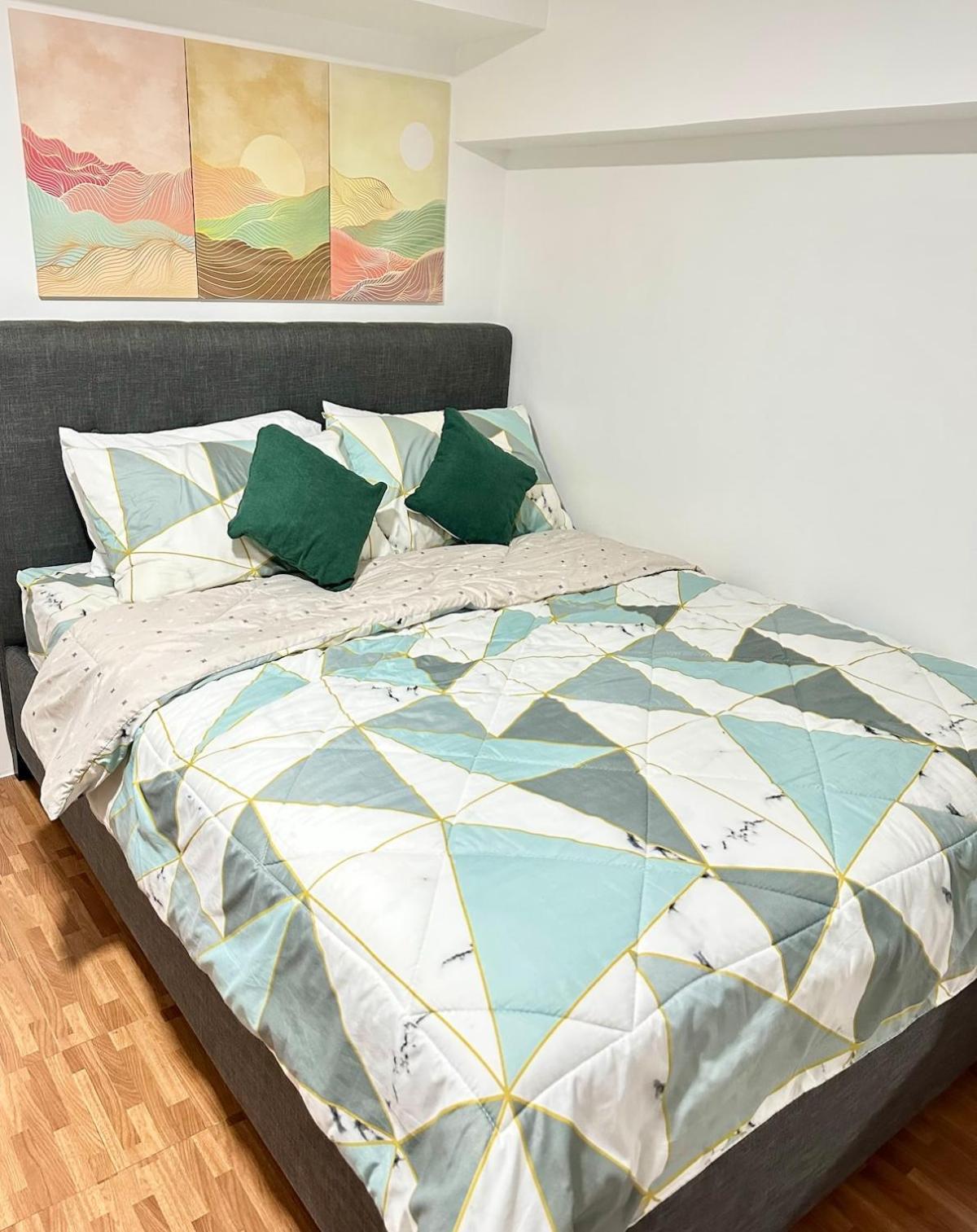 Hiyara Loft - Ga Tower 2, Beside Mrt Boni Station Manila