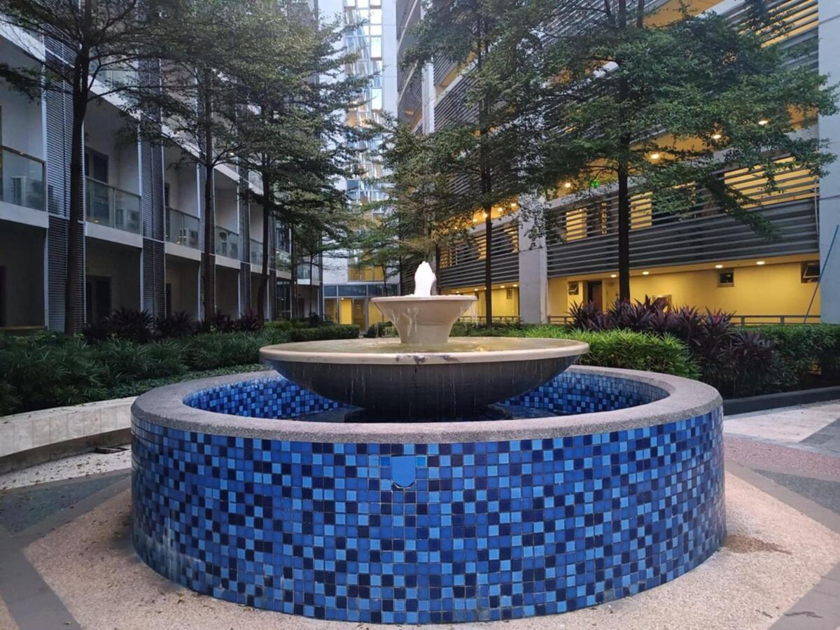 Affordable Near Airport 123 Apartment