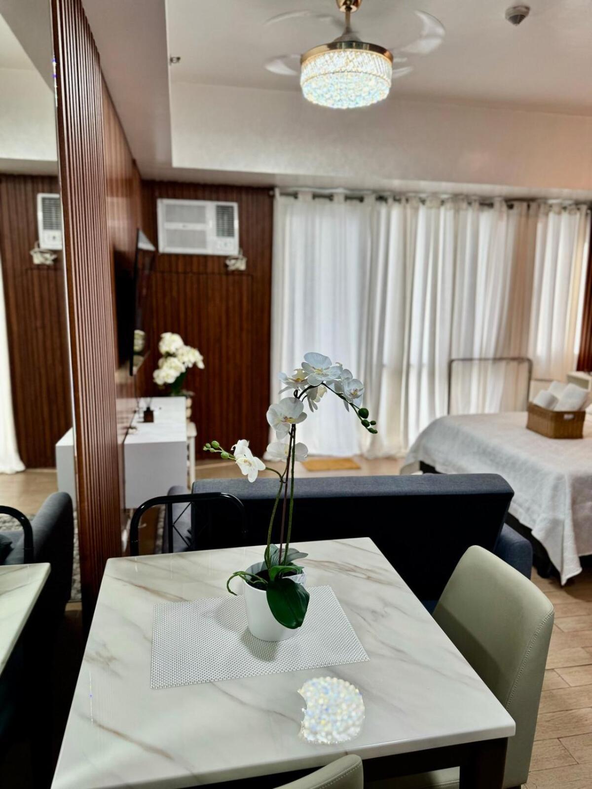 Affordable Near Airport 123 *