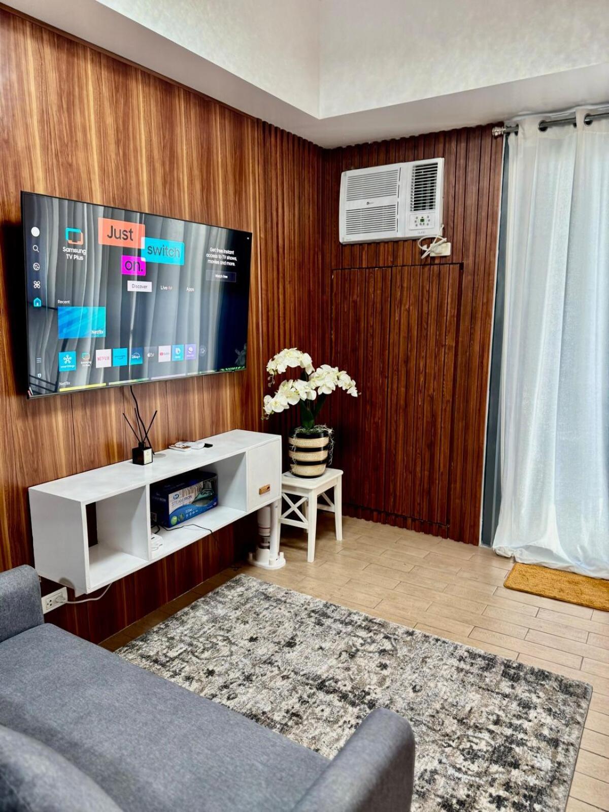 Affordable Near Airport 123 *