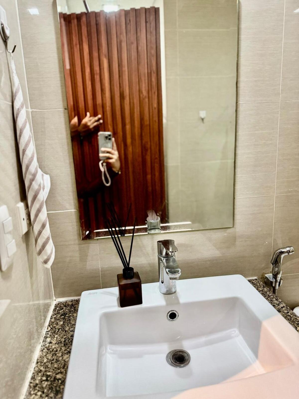 Apartment Affordable Near Airport 123 *