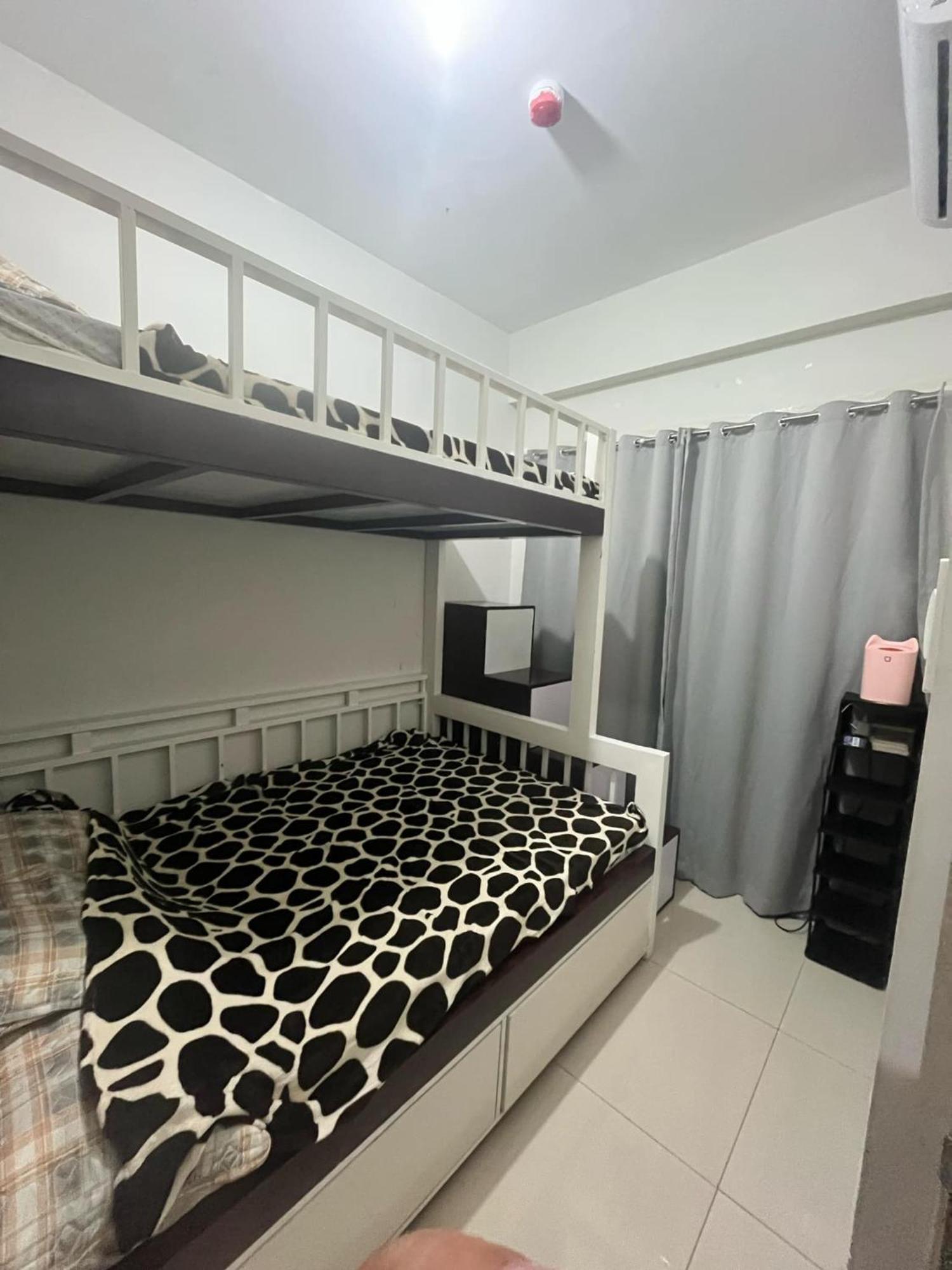 Entire Unit With Balcony At Smdc Field Residences, Behind Sucat Near Naia Apartment