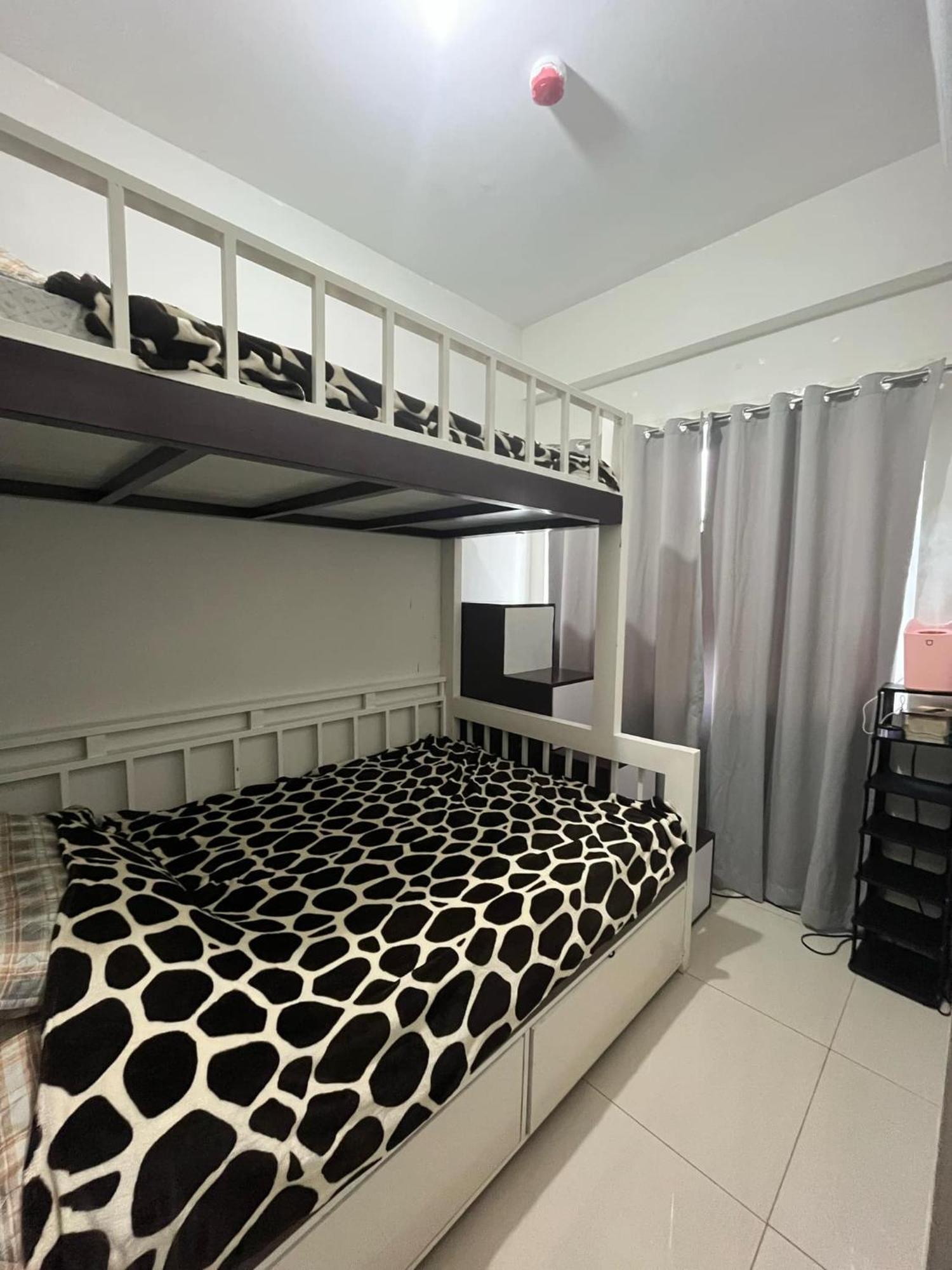 Entire Unit With Balcony At Smdc Field Residences, Behind Sucat Near Naia Manila
