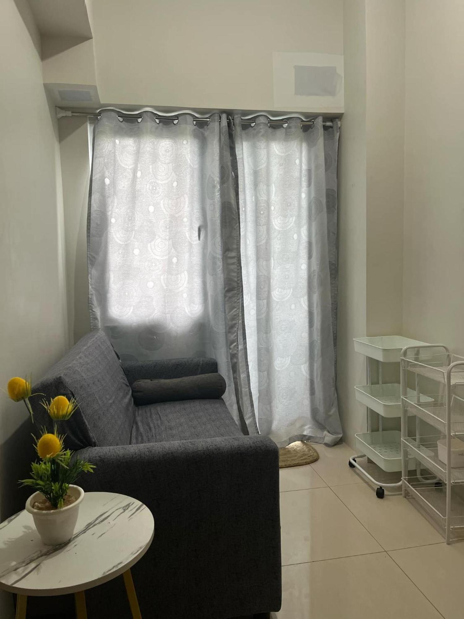 Entire Unit With Balcony At Smdc Field Residences, Behind Sucat Near Naia