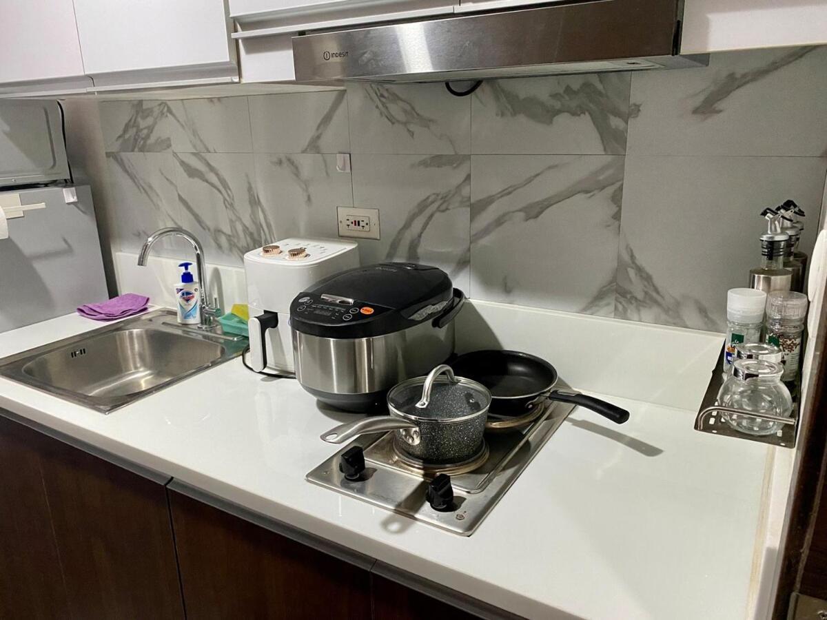 Apartment Executive Air Style Comfort Makati 300 Mbps *