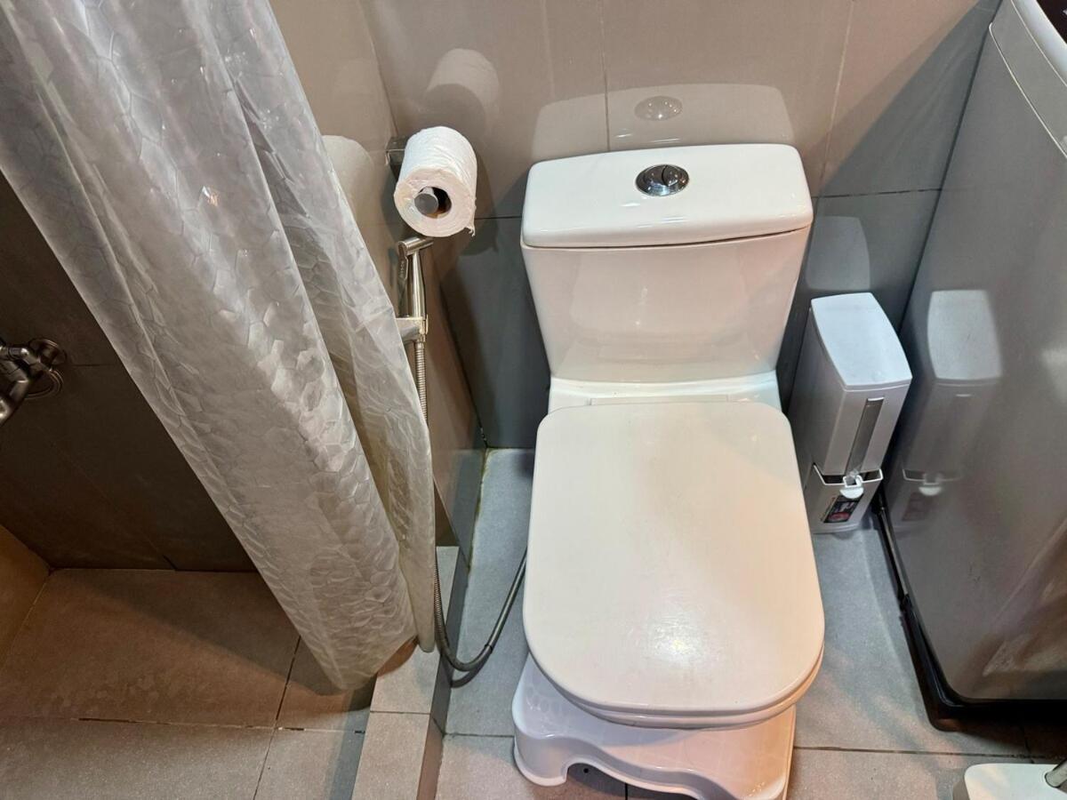 Executive Air Style Comfort Makati 300 Mbps Apartment