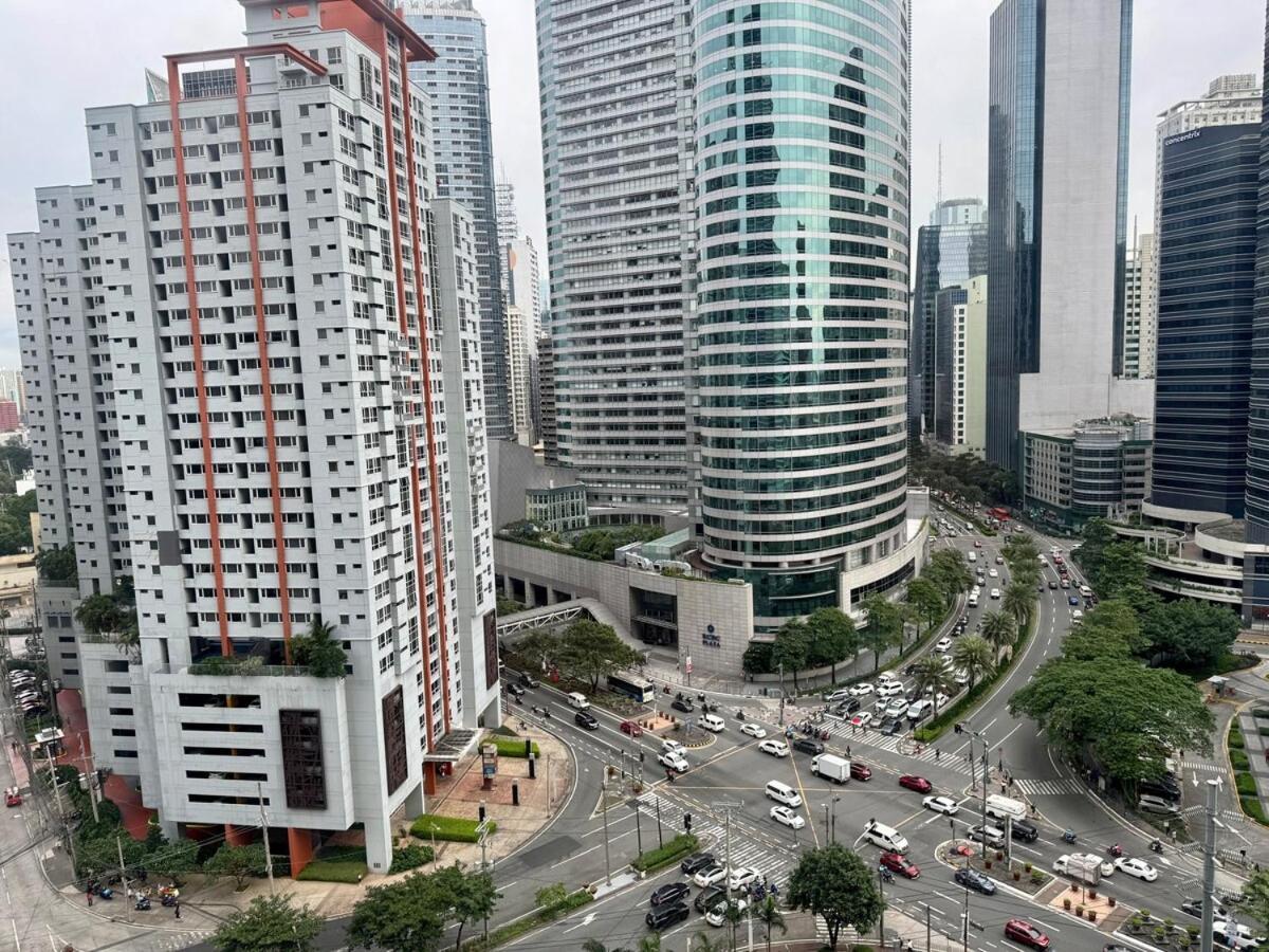 Apartment Executive Air Style Comfort Makati 300 Mbps Manila