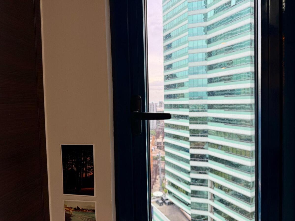 Executive Air Style Comfort Makati 300 Mbps *