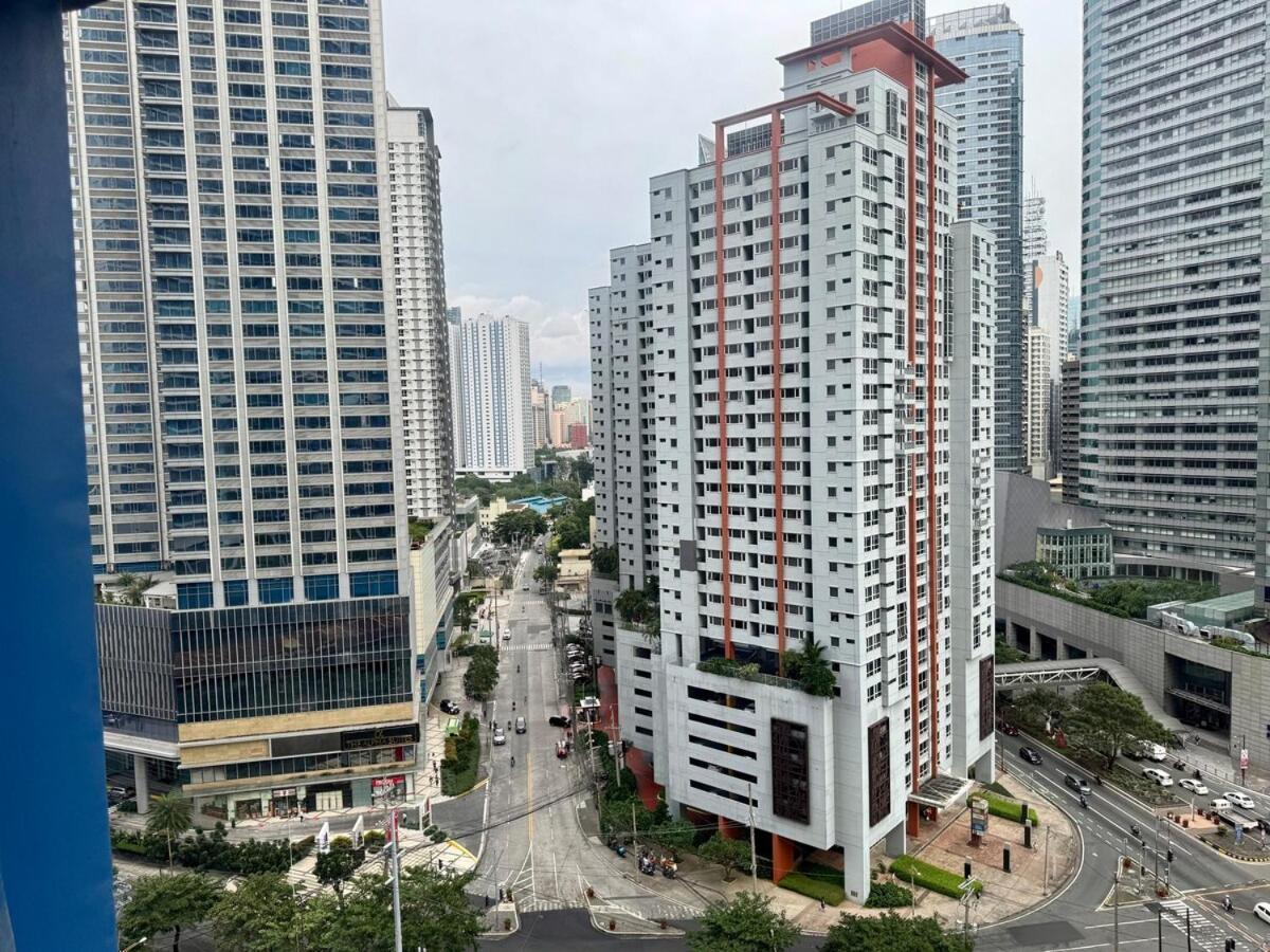Executive Air Style Comfort Makati 300 Mbps