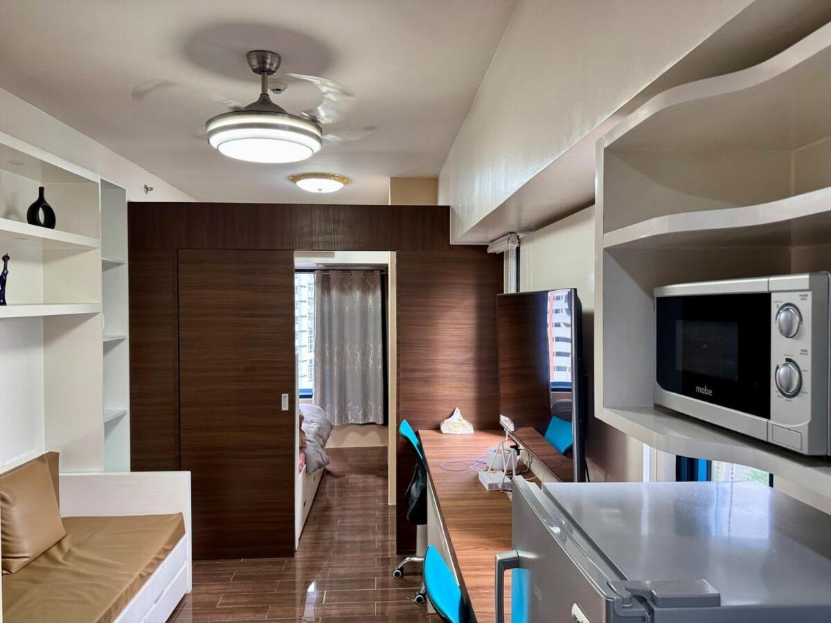 Apartment Executive Air Style Comfort Makati 300 Mbps