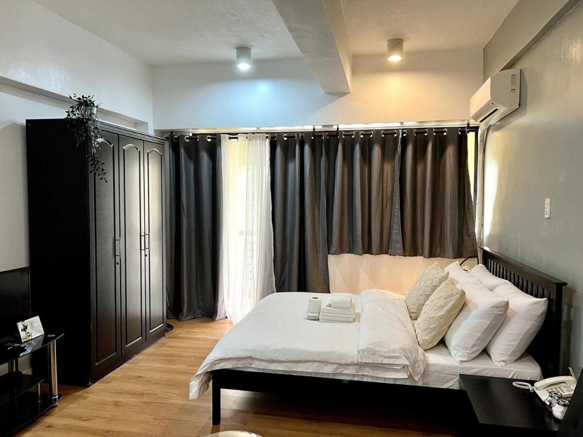 Newly Renovated Penthouse With Balcony Park View Apartment Manila