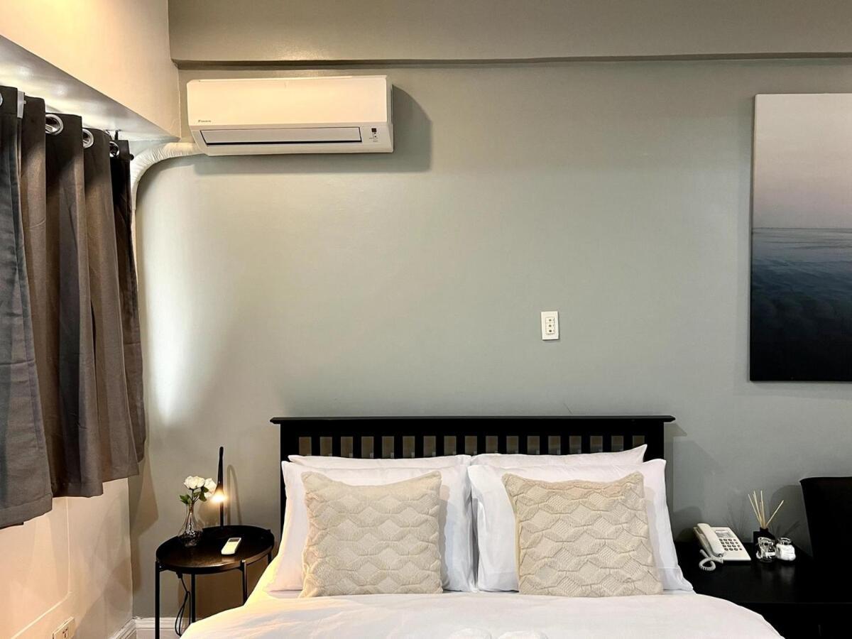 Newly Renovated Penthouse With Balcony Park View Manila