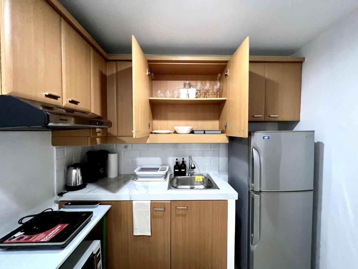 Apartment Newly Renovated Penthouse With Balcony Park View Manila