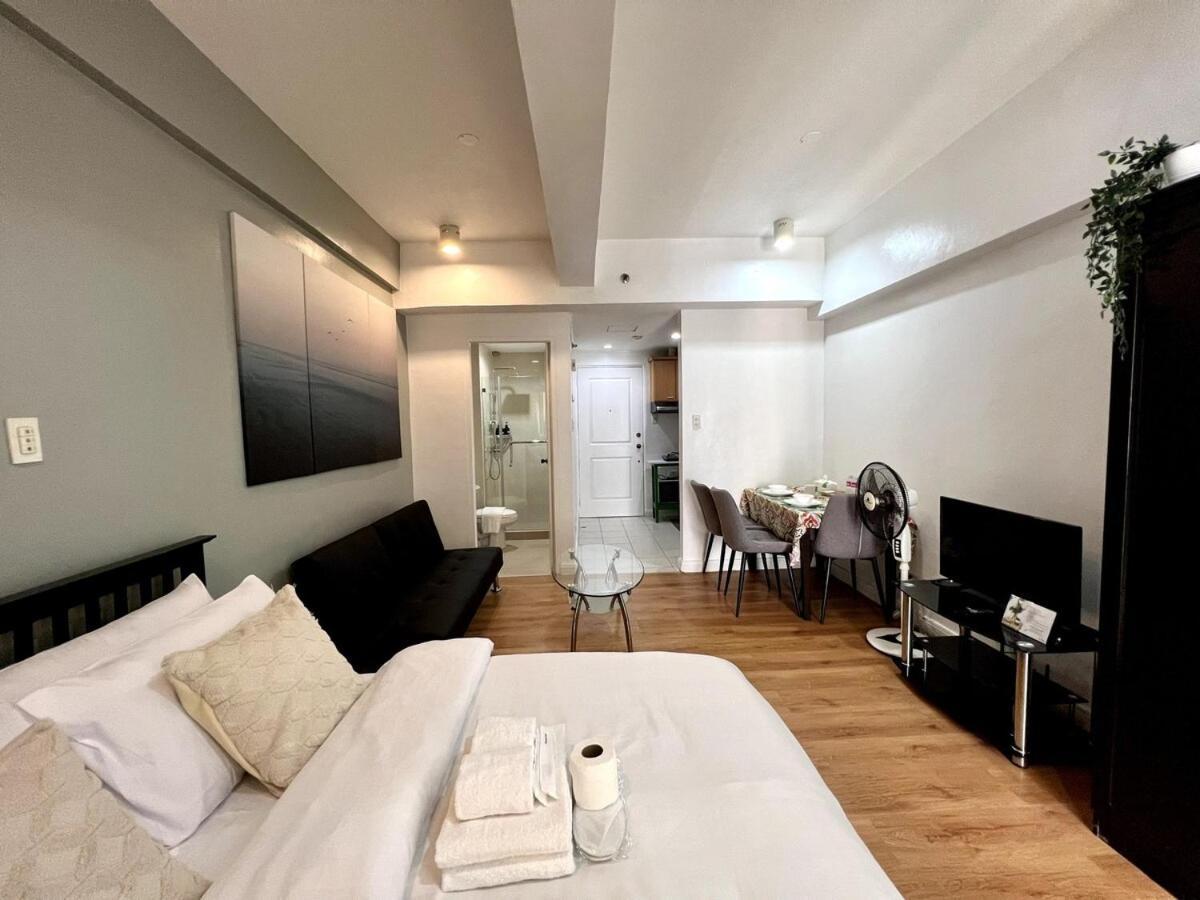 Newly Renovated Penthouse With Balcony Park View Apartment *