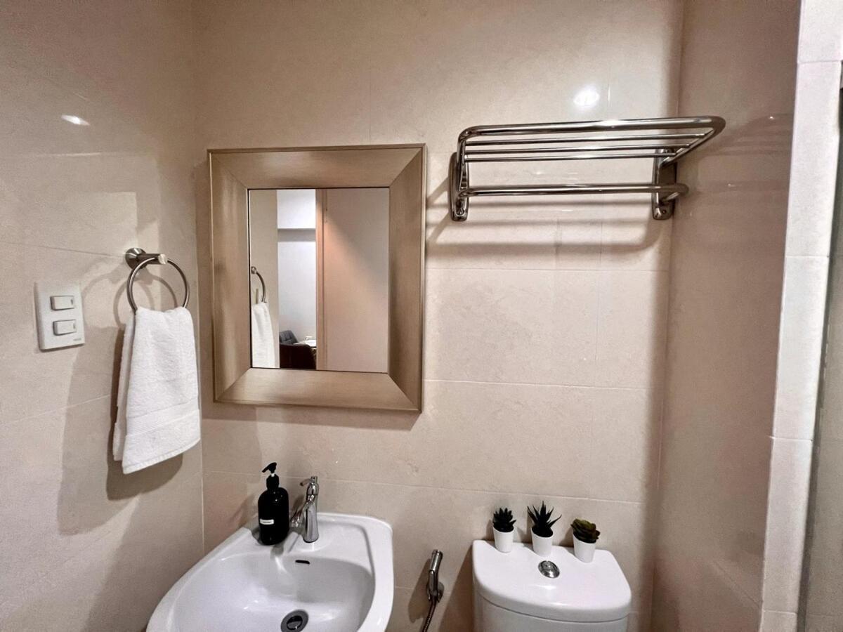 Newly Renovated Penthouse With Balcony Park View * Manila