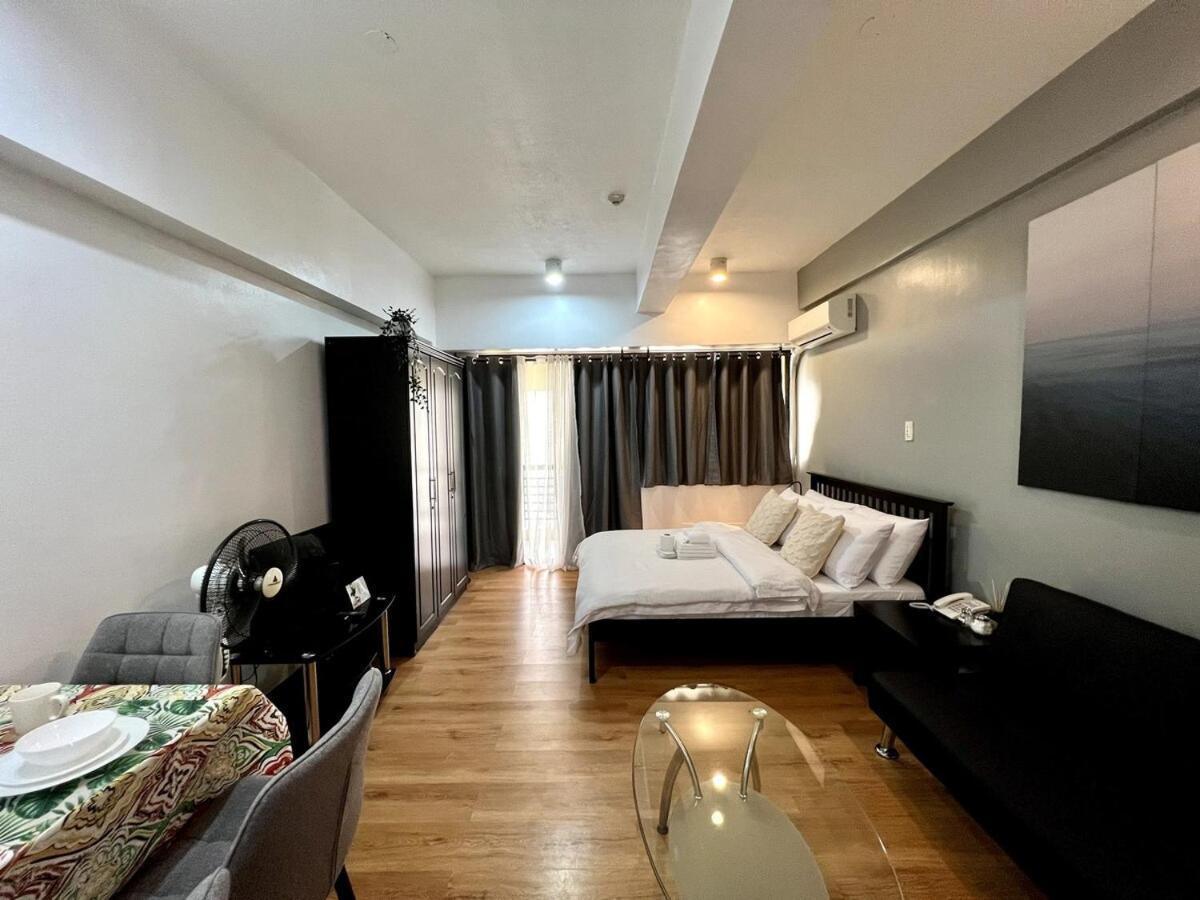 Apartment Newly Renovated Penthouse With Balcony Park View Manila