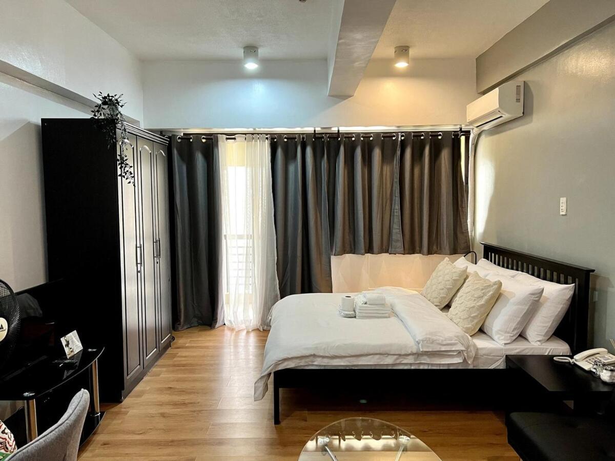 Newly Renovated Penthouse With Balcony Park View *