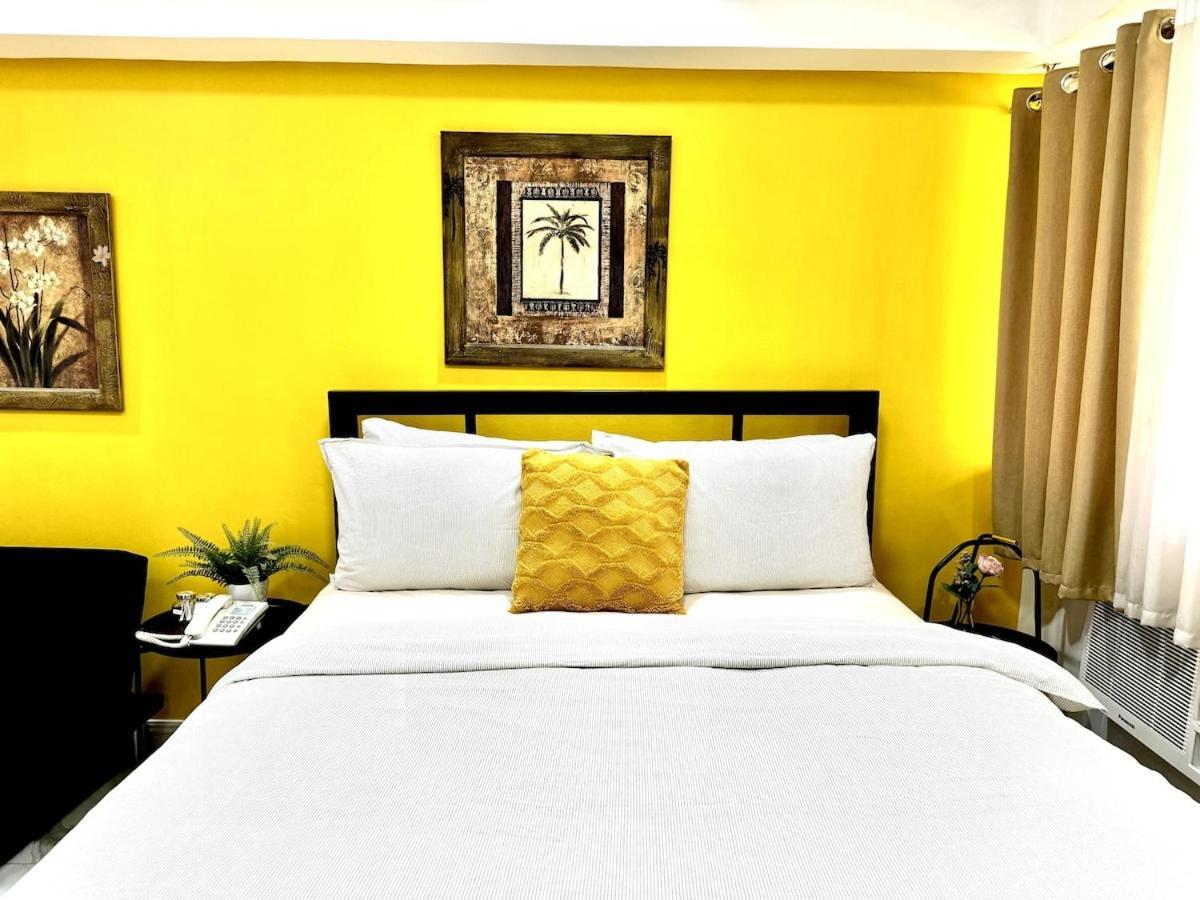 New! With Balcony & Park View In Greenbelt Manila