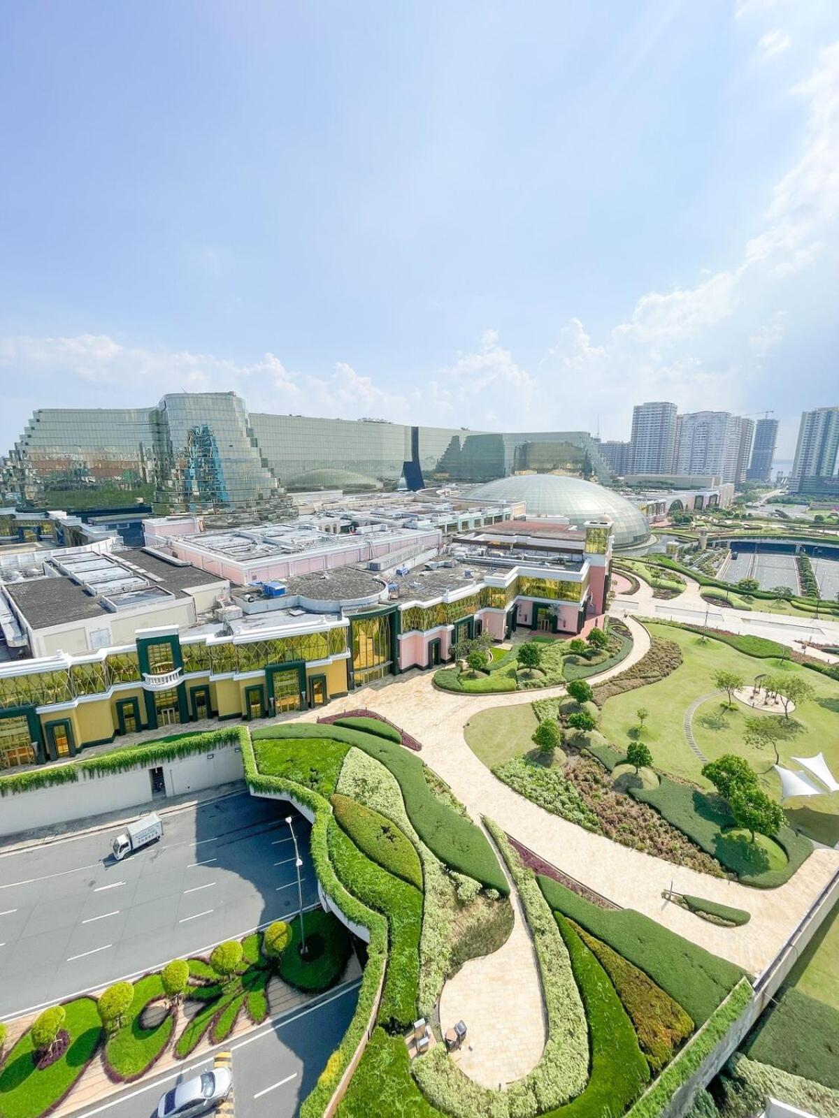 Modern Luxury 5br Sunset View Beside Okada Manila
