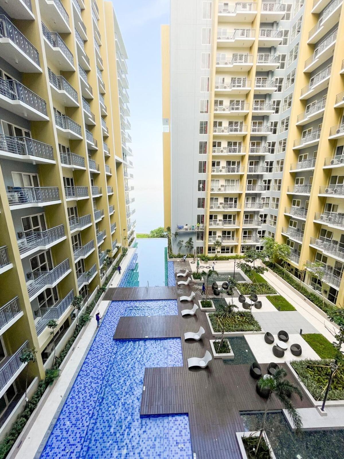 Apartment Cozy 3br In Bay Near Okada Ii 12pax Manila