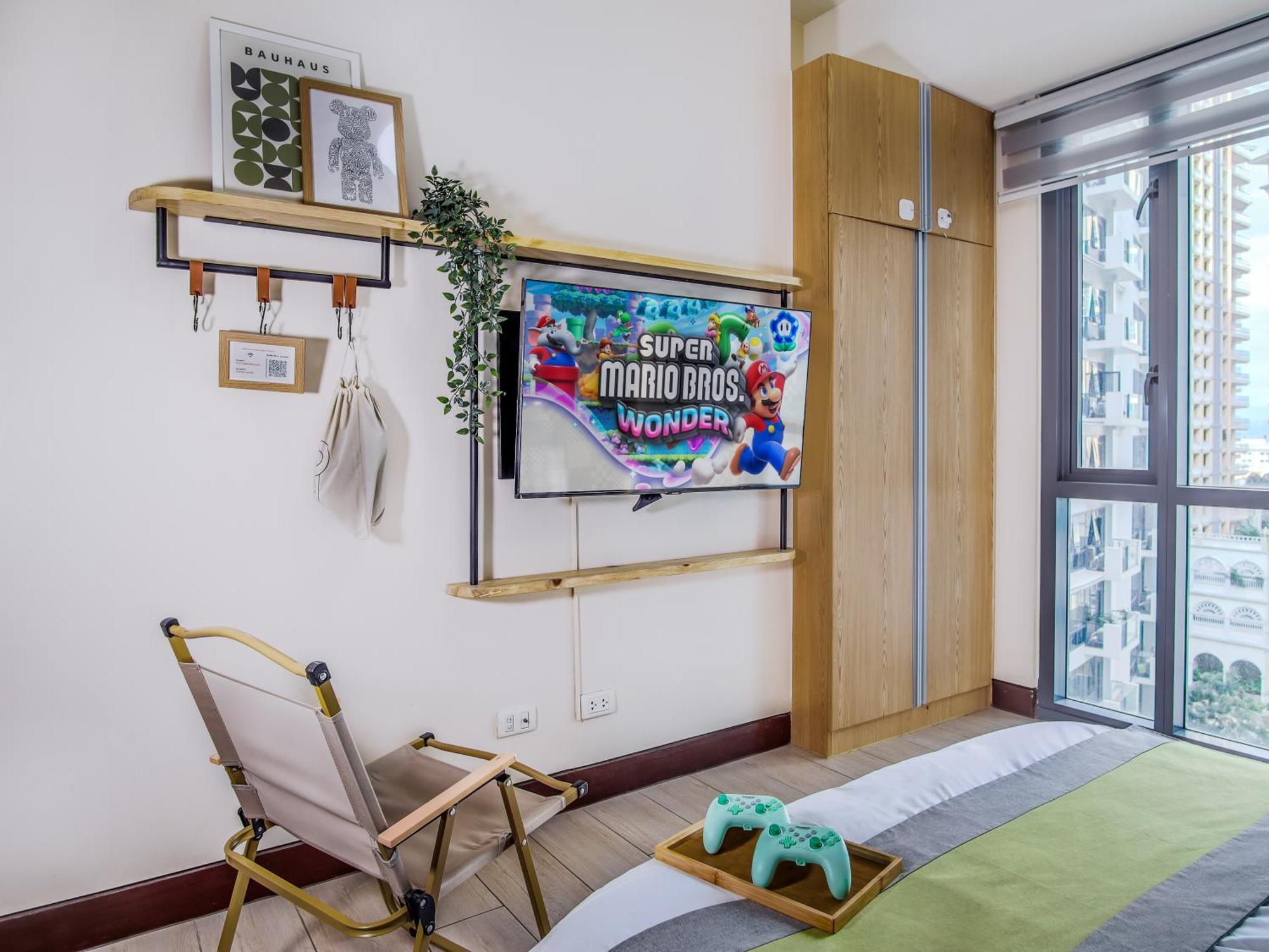 Apartment Spacious Family Sleeper Bgc & 84inch Cinema Manila