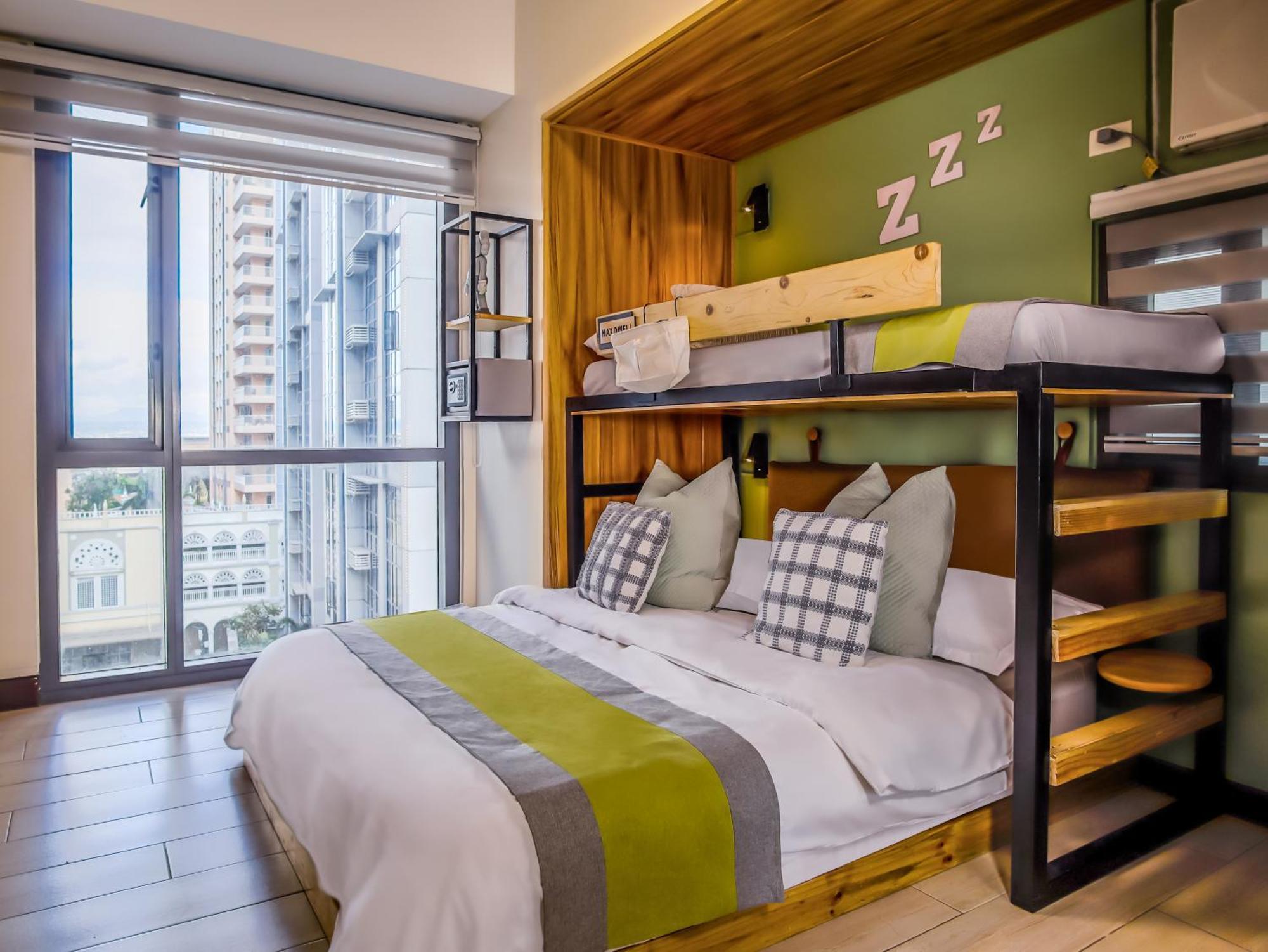 Apartment Spacious Family Sleeper Bgc & 84inch Cinema