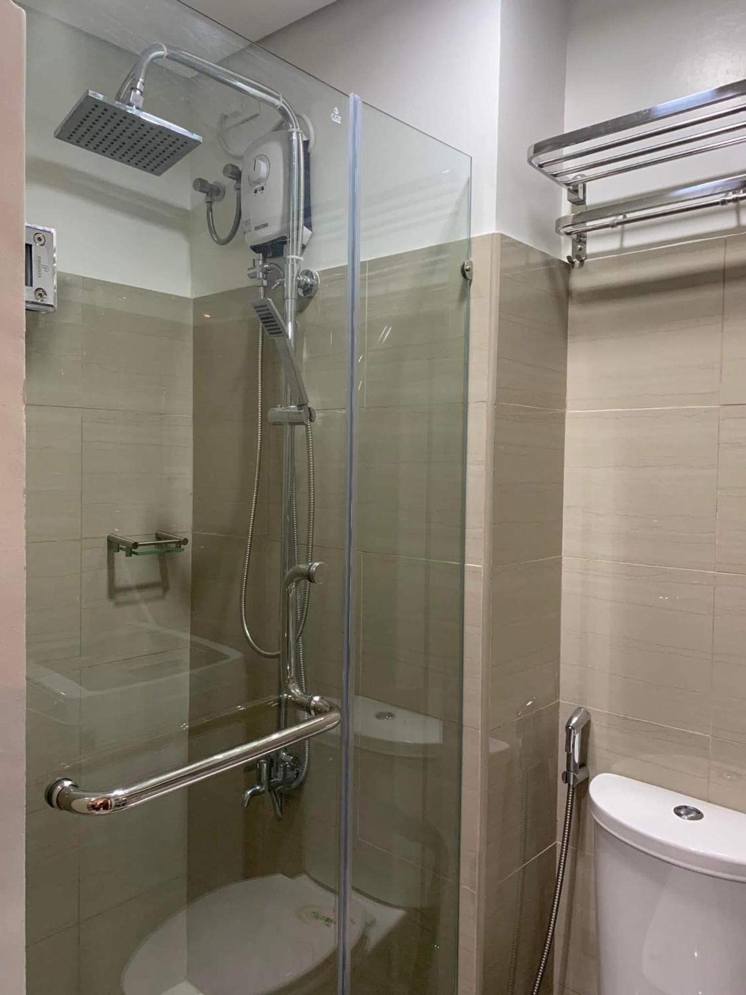 Posh 1 Bedroom Unit+ Netflix*wifi @ Shore 2