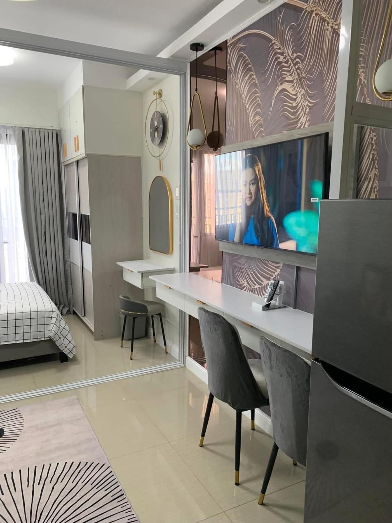 Posh 1 Bedroom Unit+ Netflix*wifi @ Shore 2 Apartment *