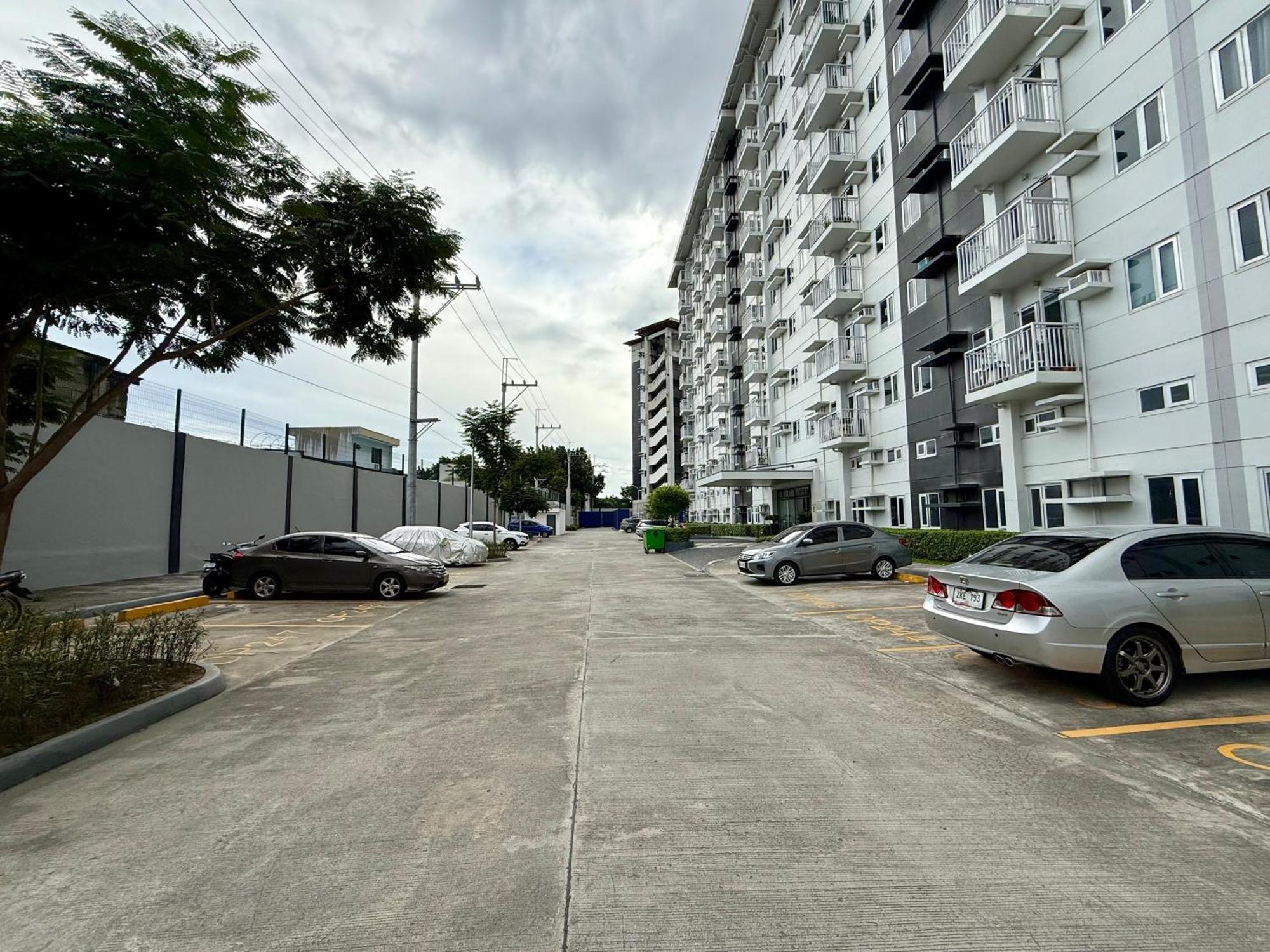 Urban Oasis 2br With Multiple Pools At Smdc Charm Residences
