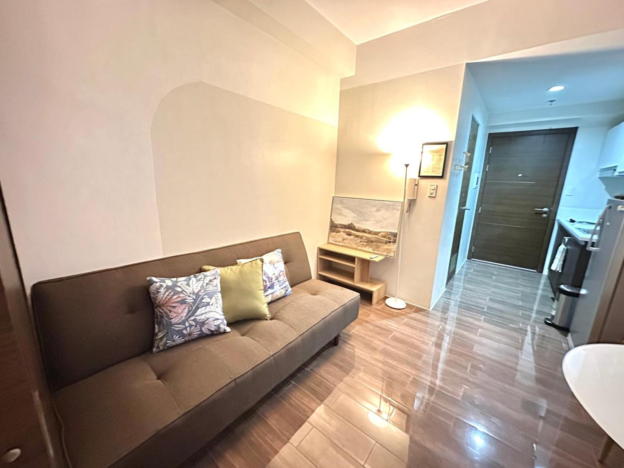 Comfy Makati Wifi, Netflix And Apartment Manila