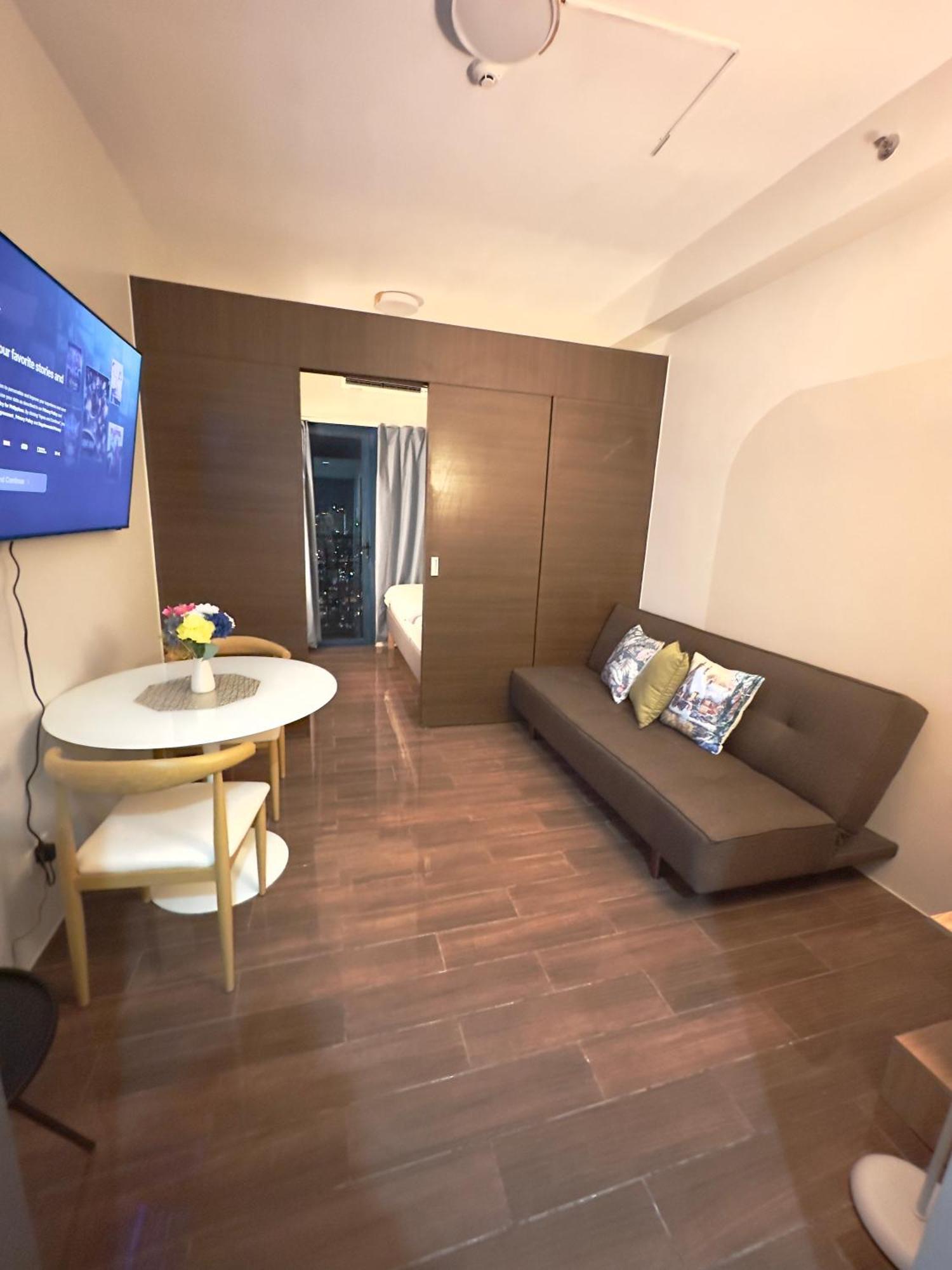Apartment Comfy Makati Wifi, Netflix And Manila