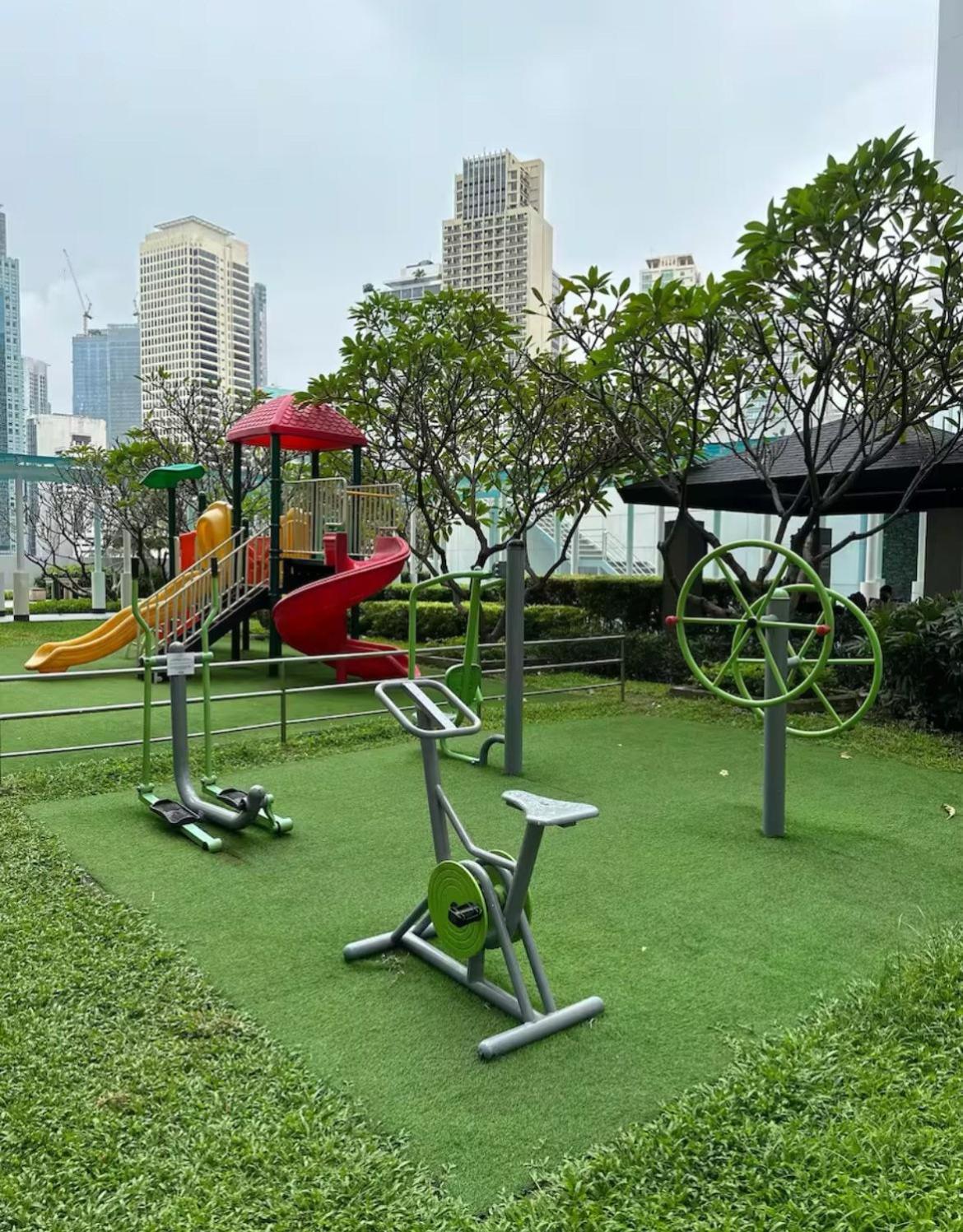 Apartment Luxury In The Makati Skyline Manila
