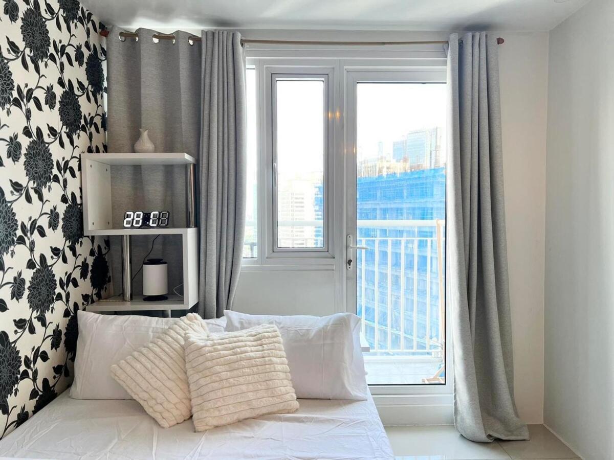 Luxury In The Makati Skyline