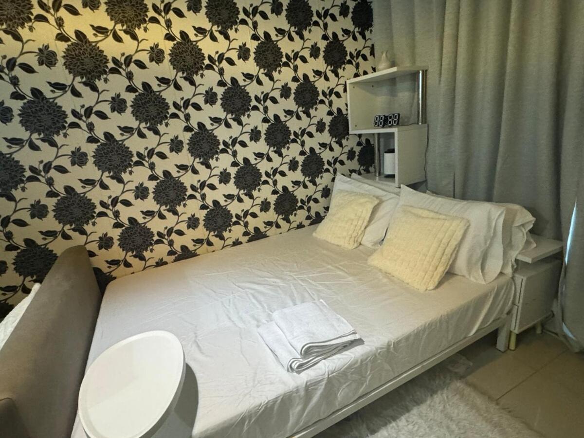Luxury In The Makati Skyline Manila