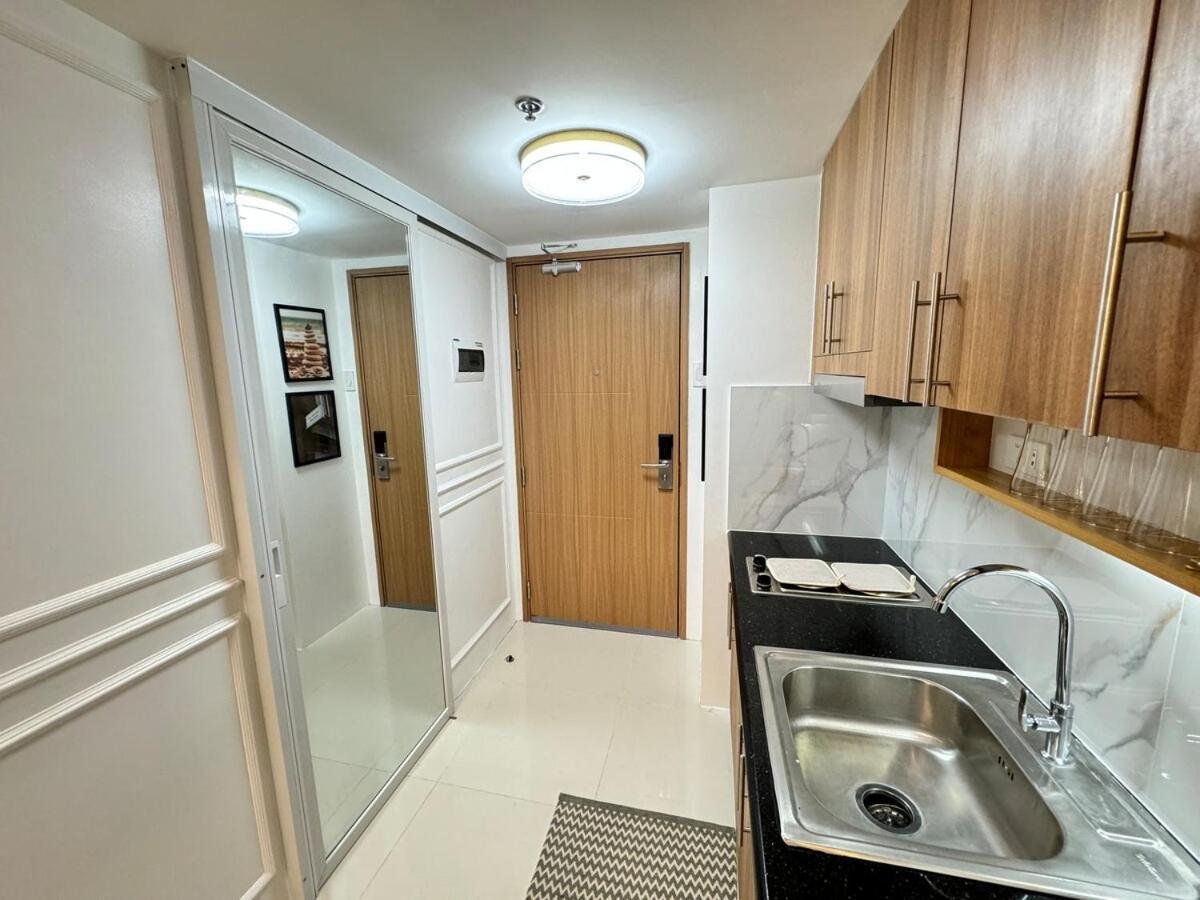 1230 Flor Shore 3 Residences Near Sm Moa By Primestay