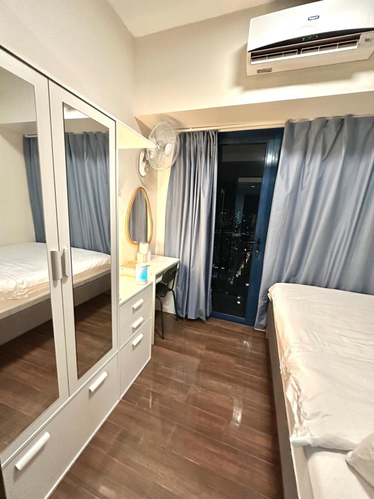 Comfy Makati Wifi, Netflix And Apartment