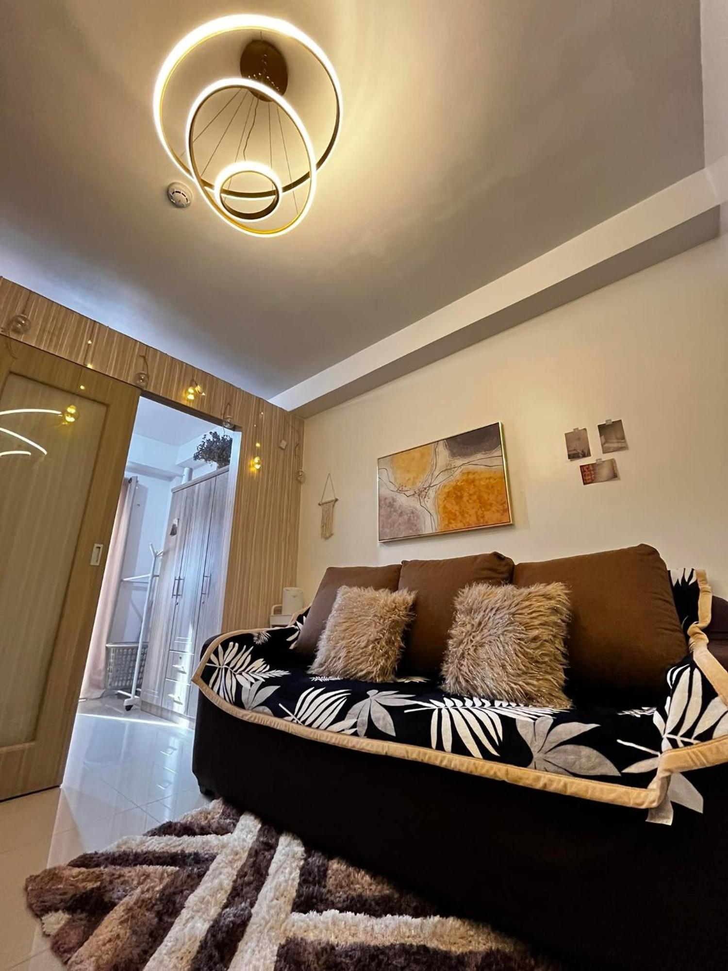 Affordable Staycation At Shore Residences Near Moa And Naia Aparthotel *