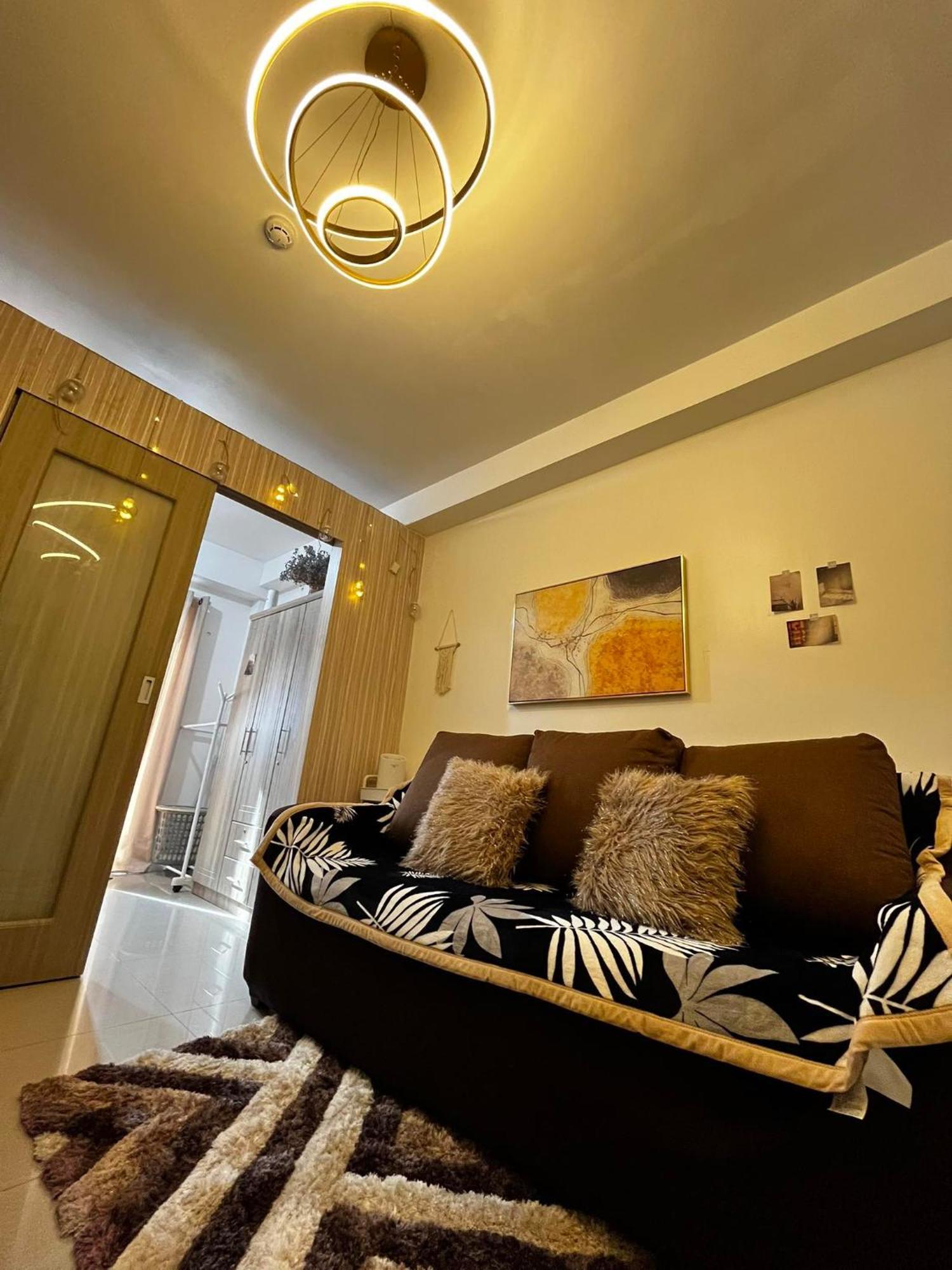 Aparthotel Affordable Staycation At Shore Residences Near Moa And Naia *