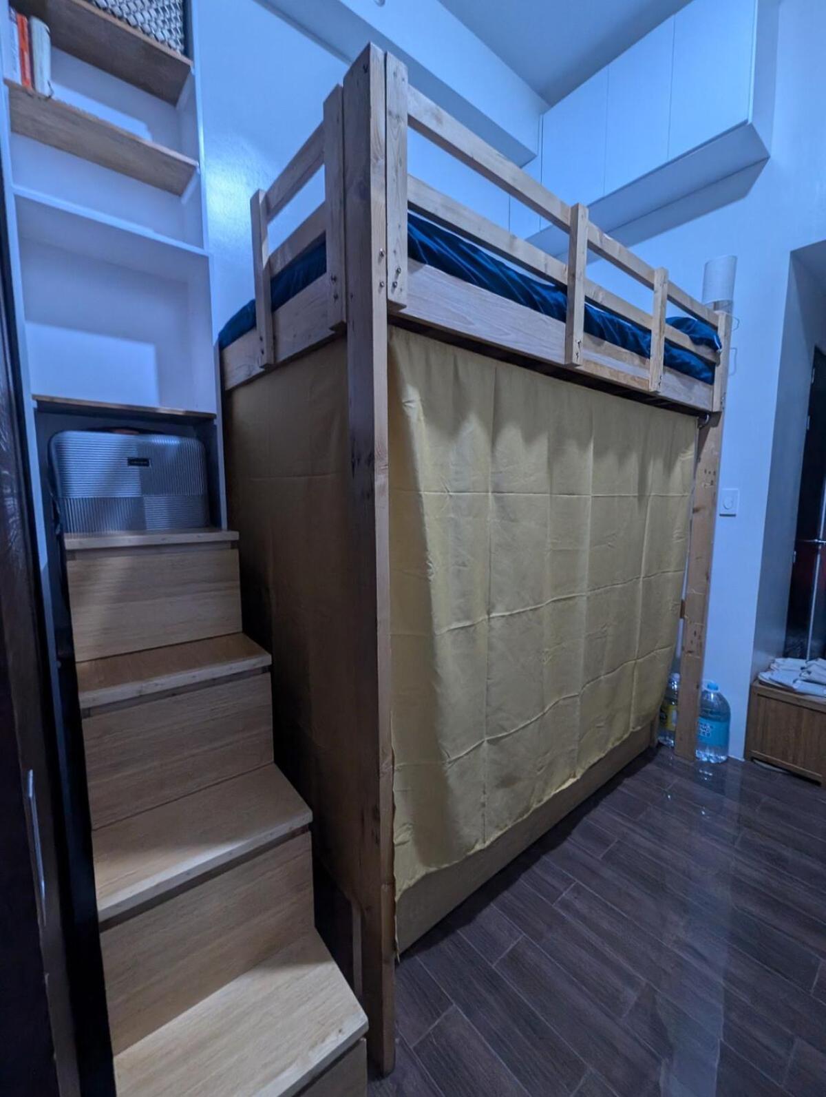 Rustic In Makati Cbd Apartment Manila