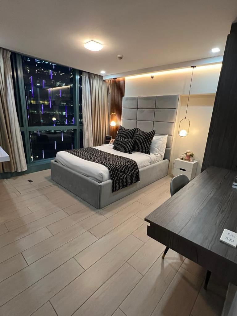 Aparthotel Large One Bedroom Unit In Uptown Bgc