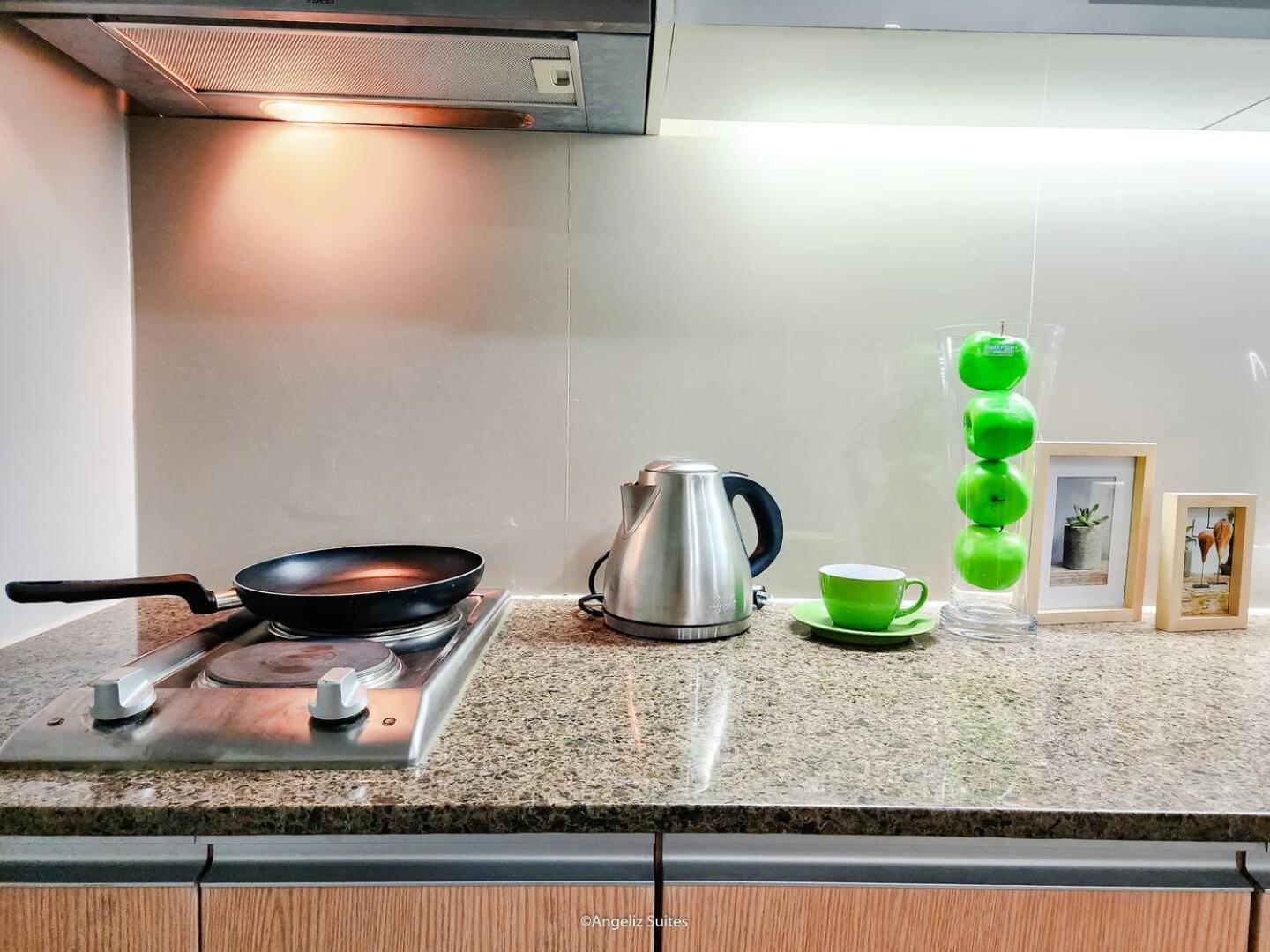 Large One Bedroom Unit In Uptown Bgc Aparthotel