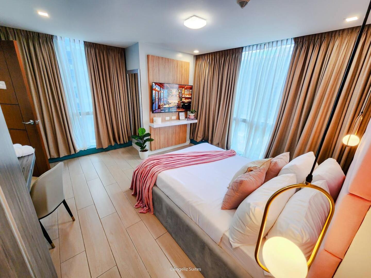 Large One Bedroom Unit In Uptown Bgc Aparthotel *