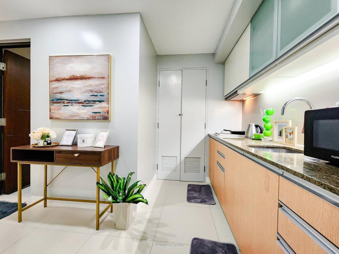 Aparthotel Large One Bedroom Unit In Uptown Bgc *