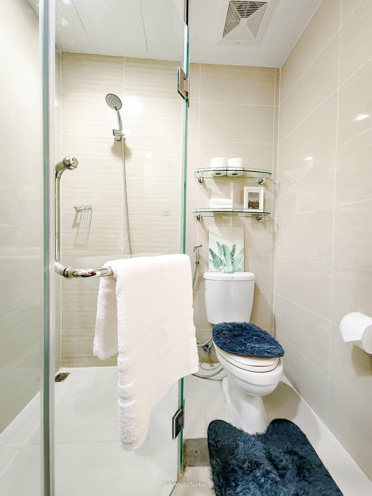 Large One Bedroom Unit In Uptown Bgc