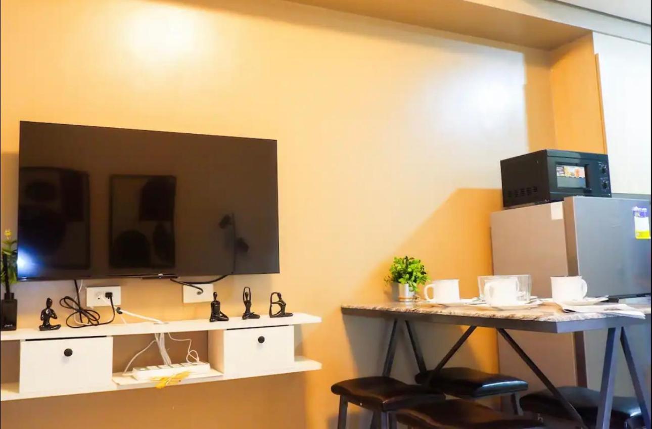 Breeze Residences Sky Near Moa Picc Star Fast Wifi & Netflix Apartment Manila